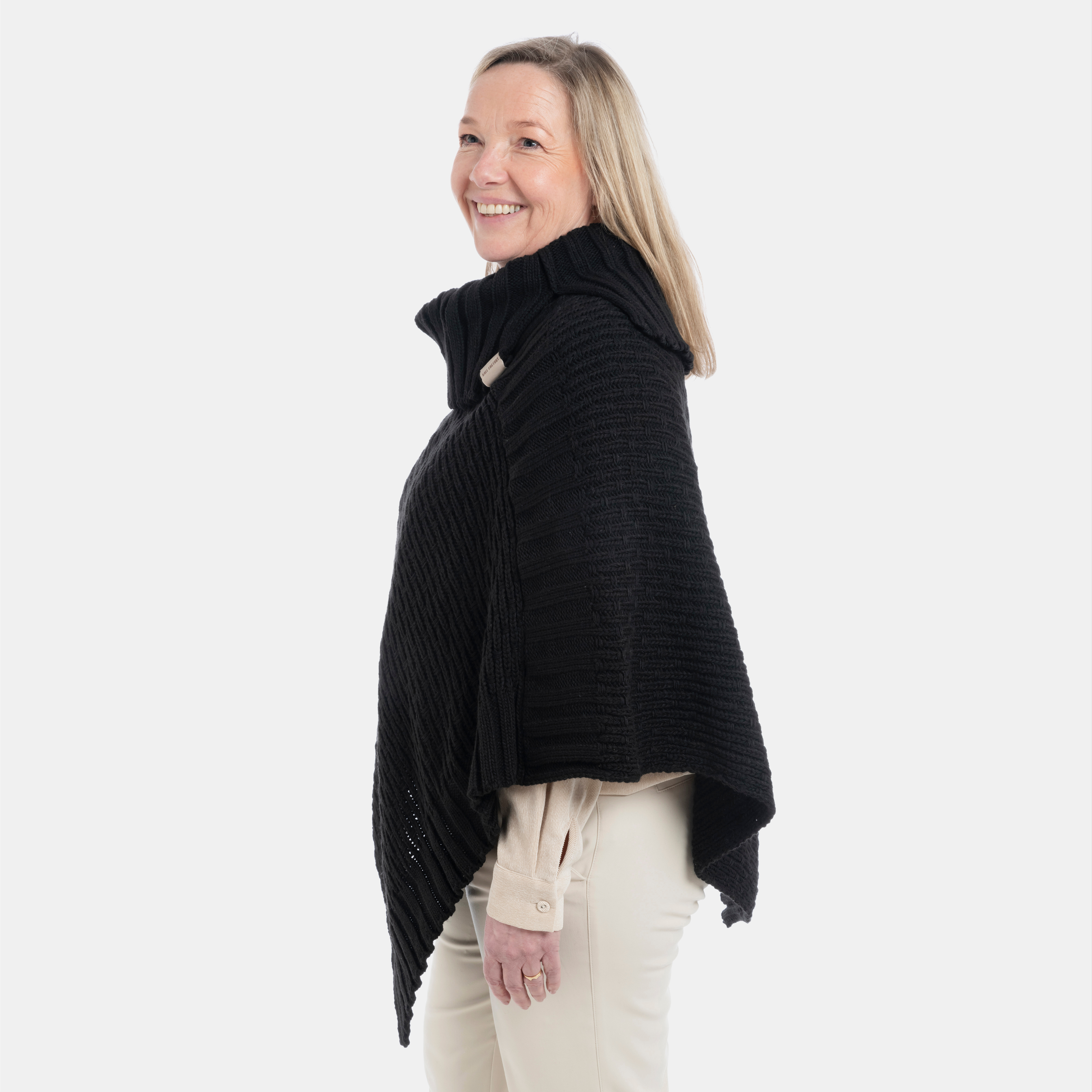 Nicky Knitted Poncho Black