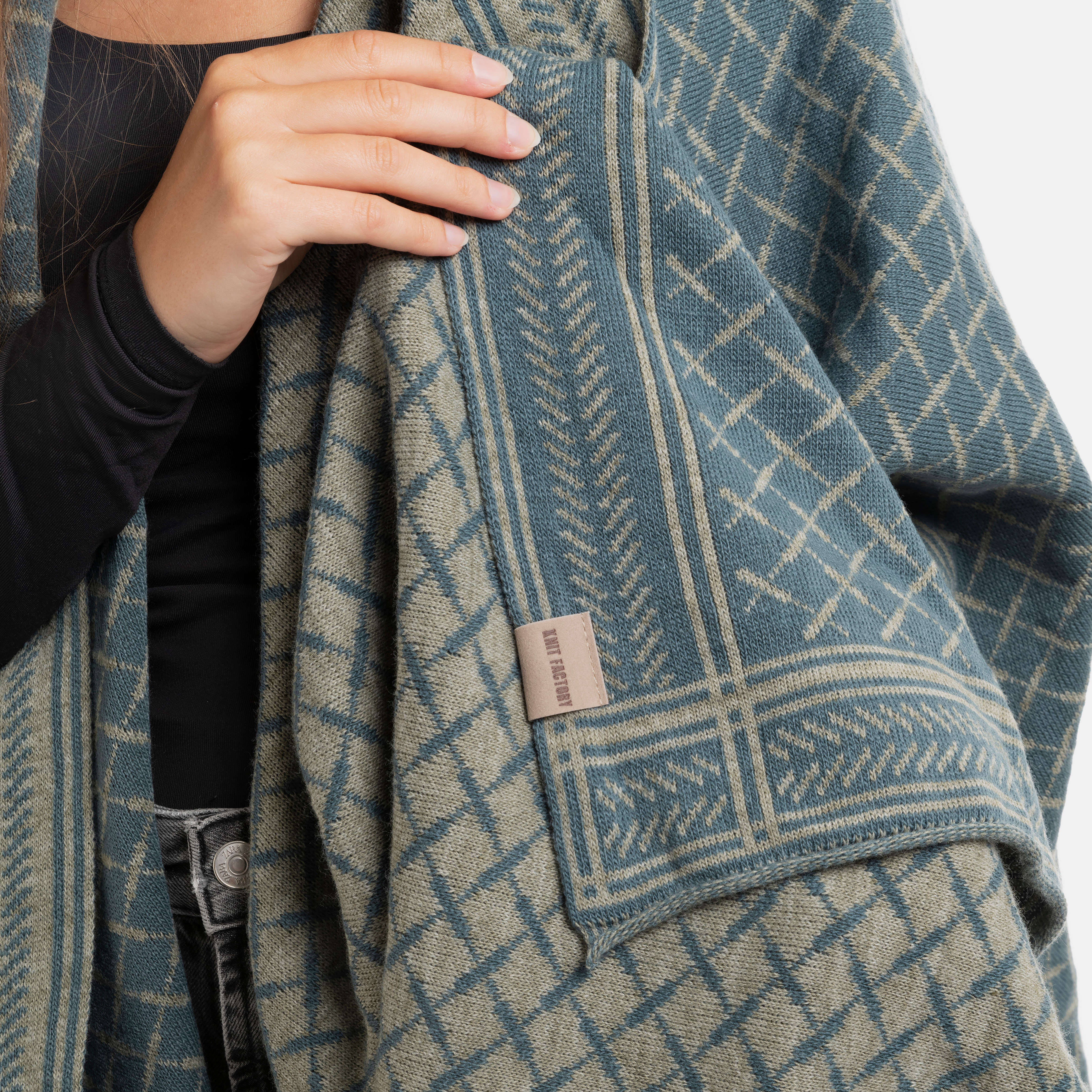 Dusk Poncho Cape Laurel/Urban Green