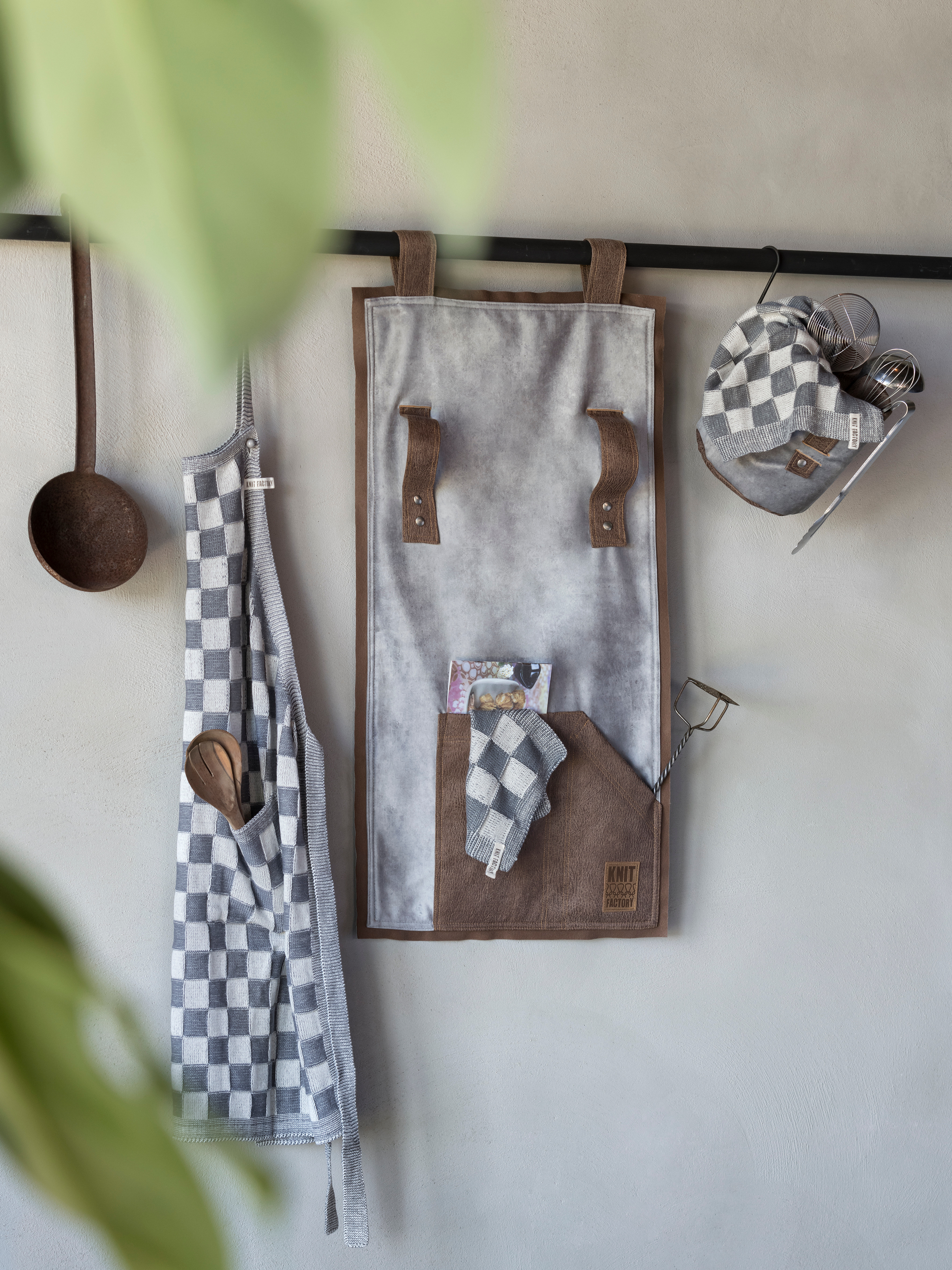 Apron Block Ecru/Med Grey