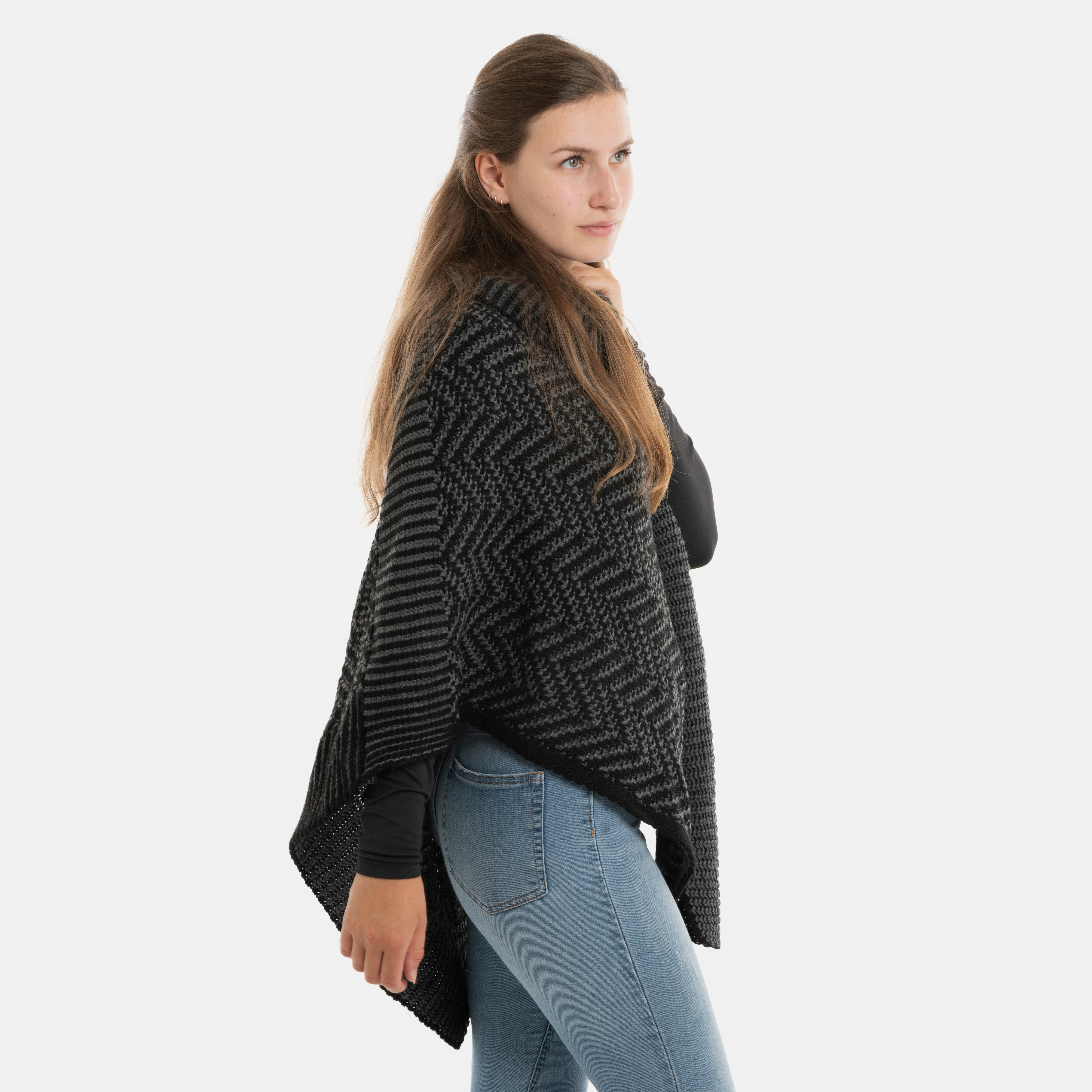 Amber Knitted Poncho Black/Anthracite