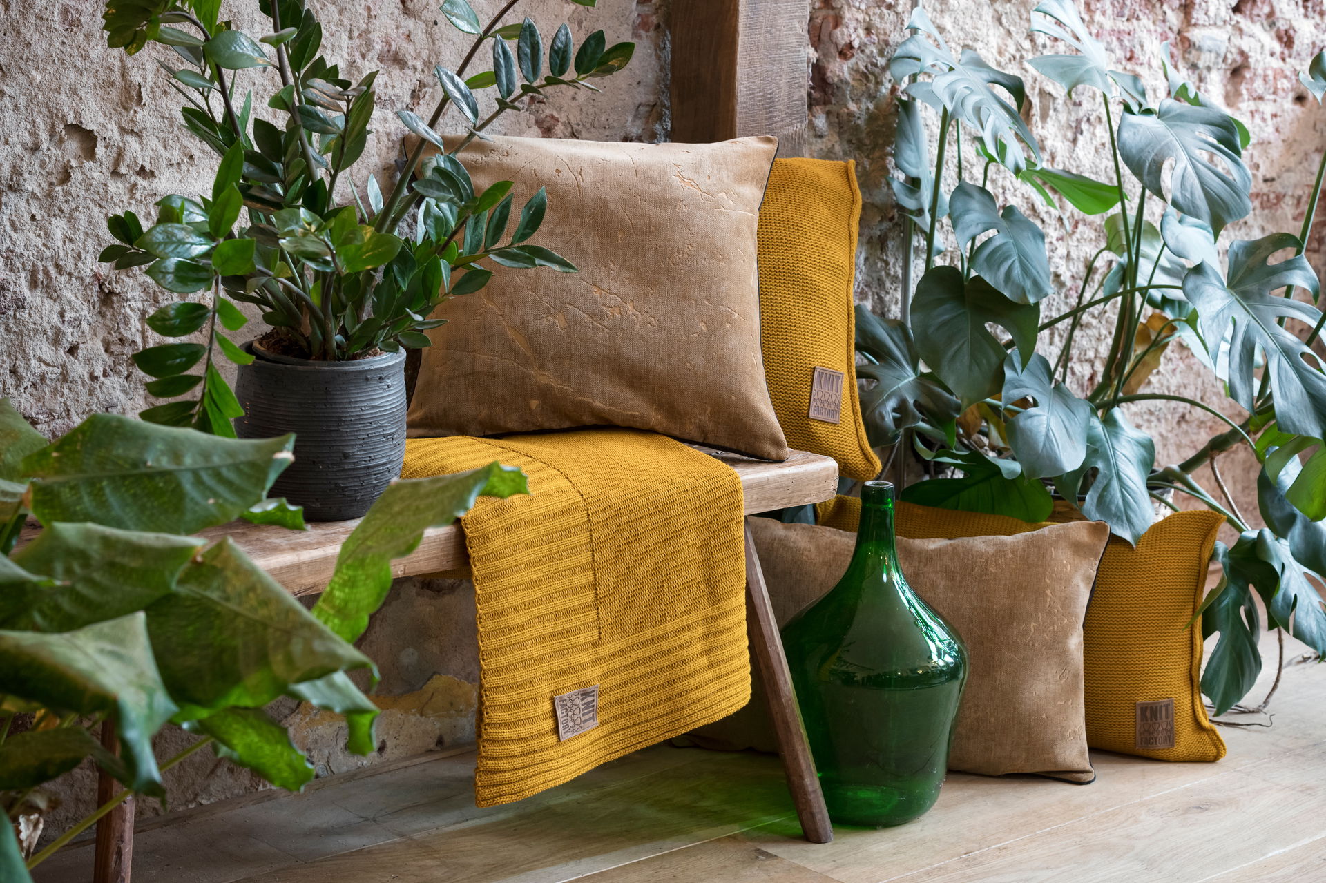 James Kussen Antraciet - 50x50