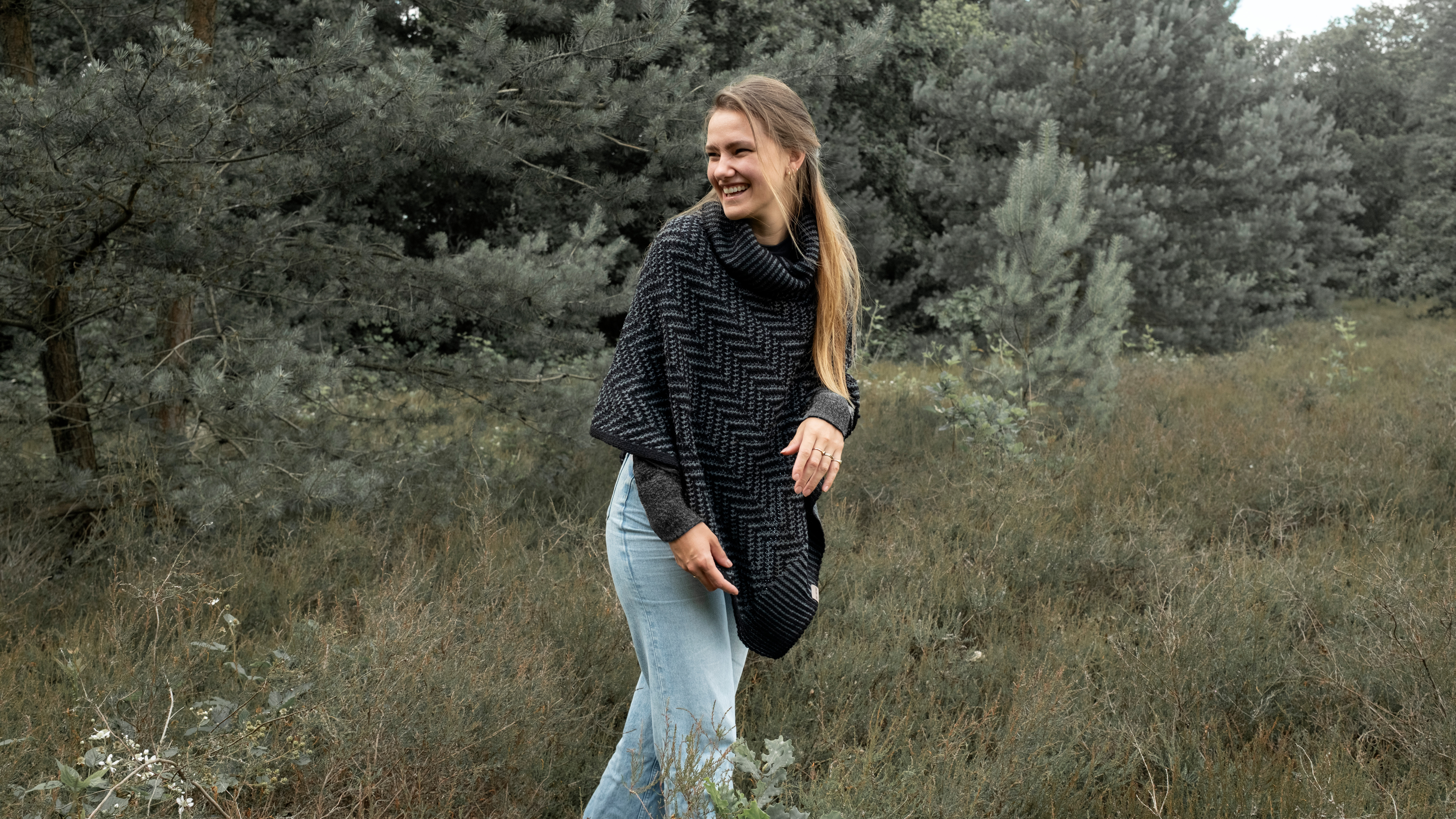 Amber Knitted Poncho Marron/Iced Clay