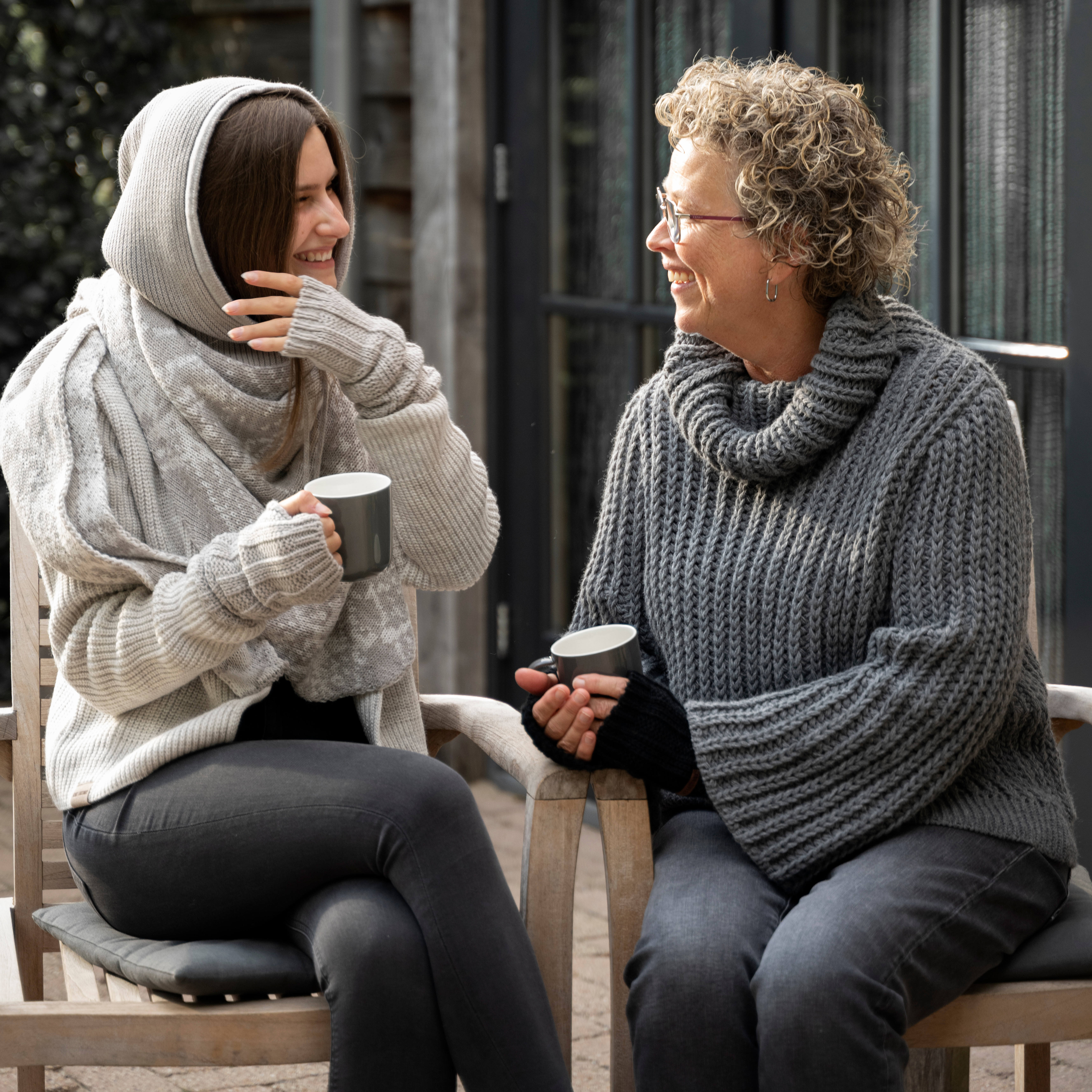 Lea Triangle Scarf Black/Anthracite