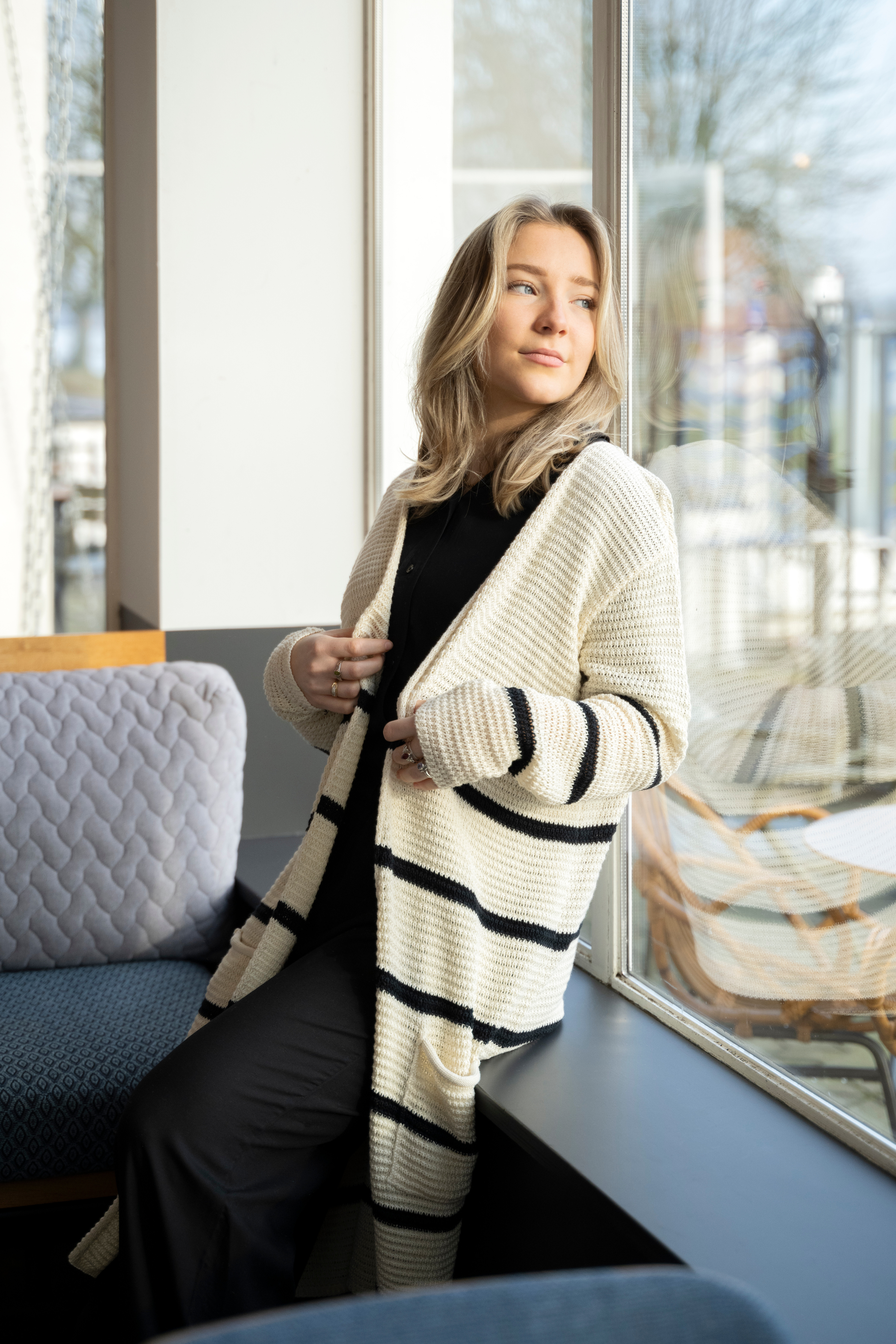 Bibi Lange Strickjacke Beige/Schwarz - 36/38 - Mit Taschen