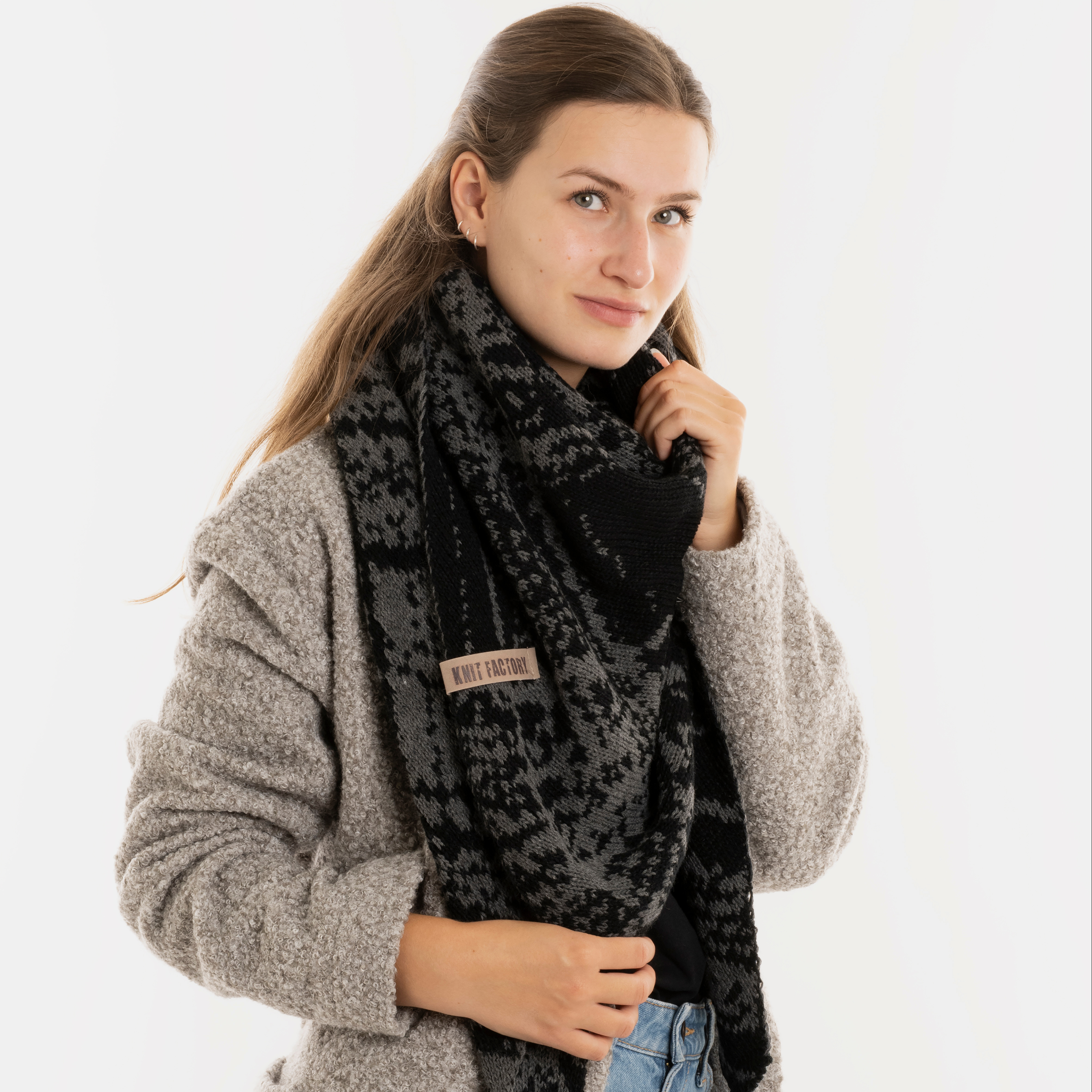 Lea Triangle Scarf Black/Anthracite