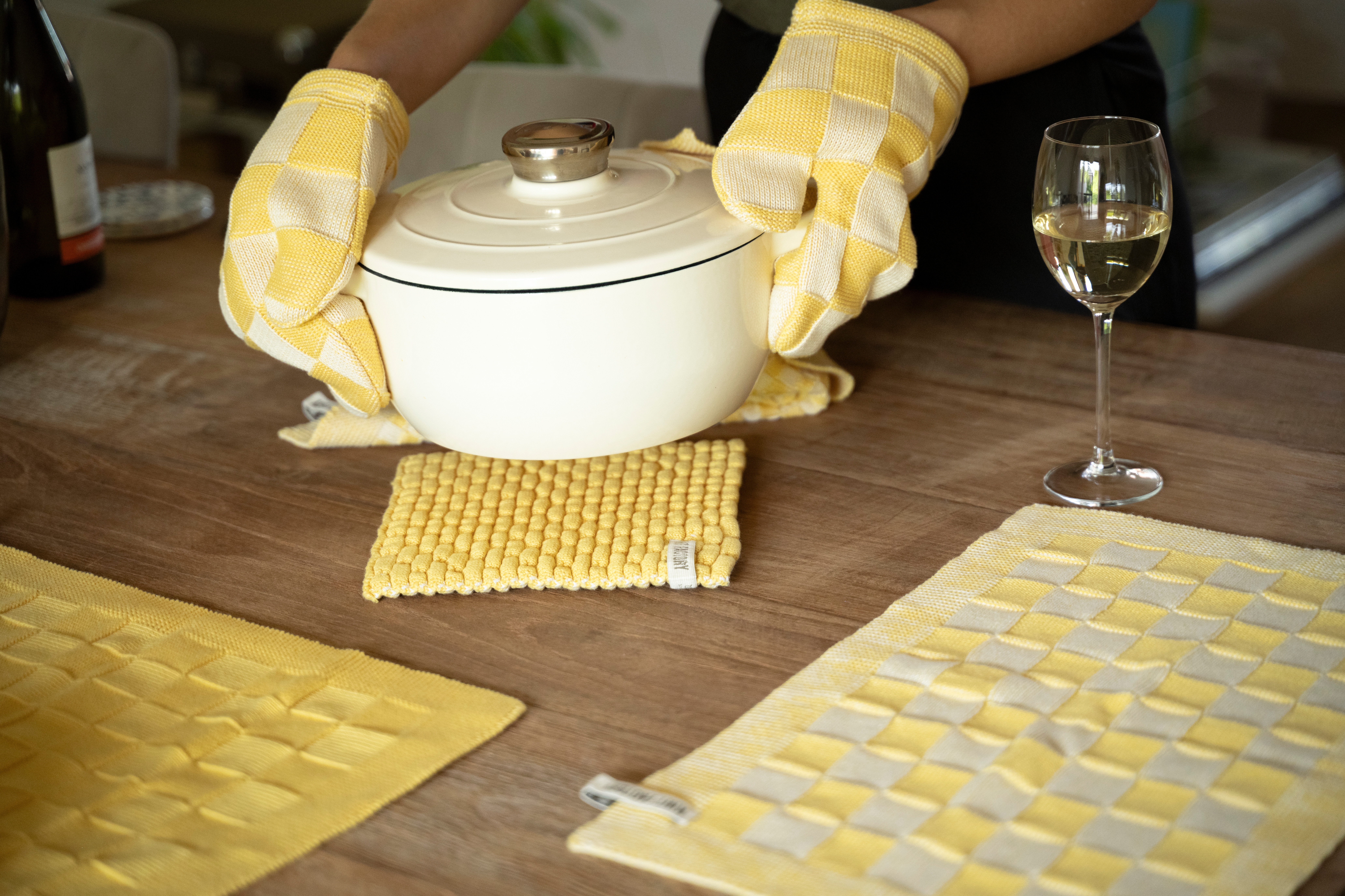 Oven Mitt Block Ecru/Chocolate