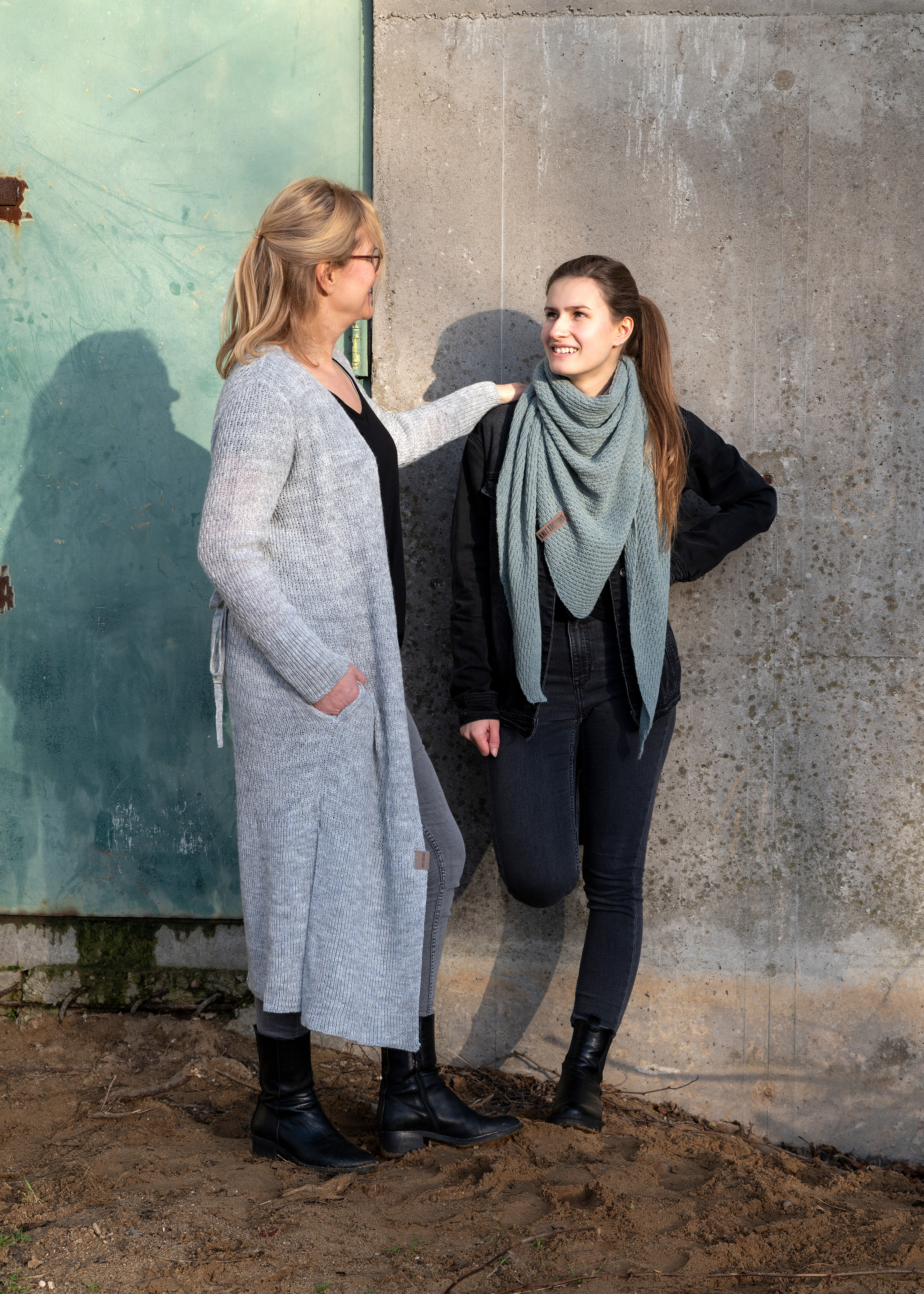 Gina Lange Strickjacke Anthrazit - 40/42 - Mit Taschen