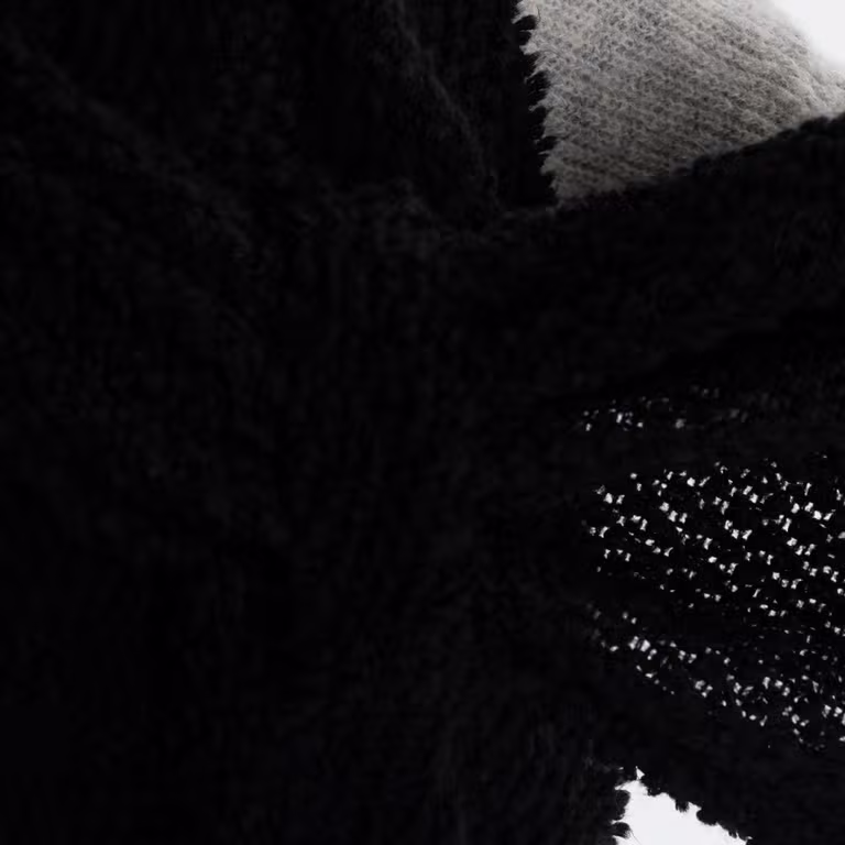 Reese Scarf Black - With loop and fringes