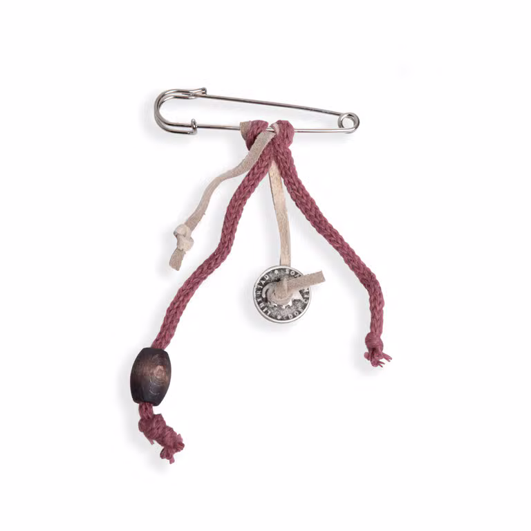 Broche Stone Red