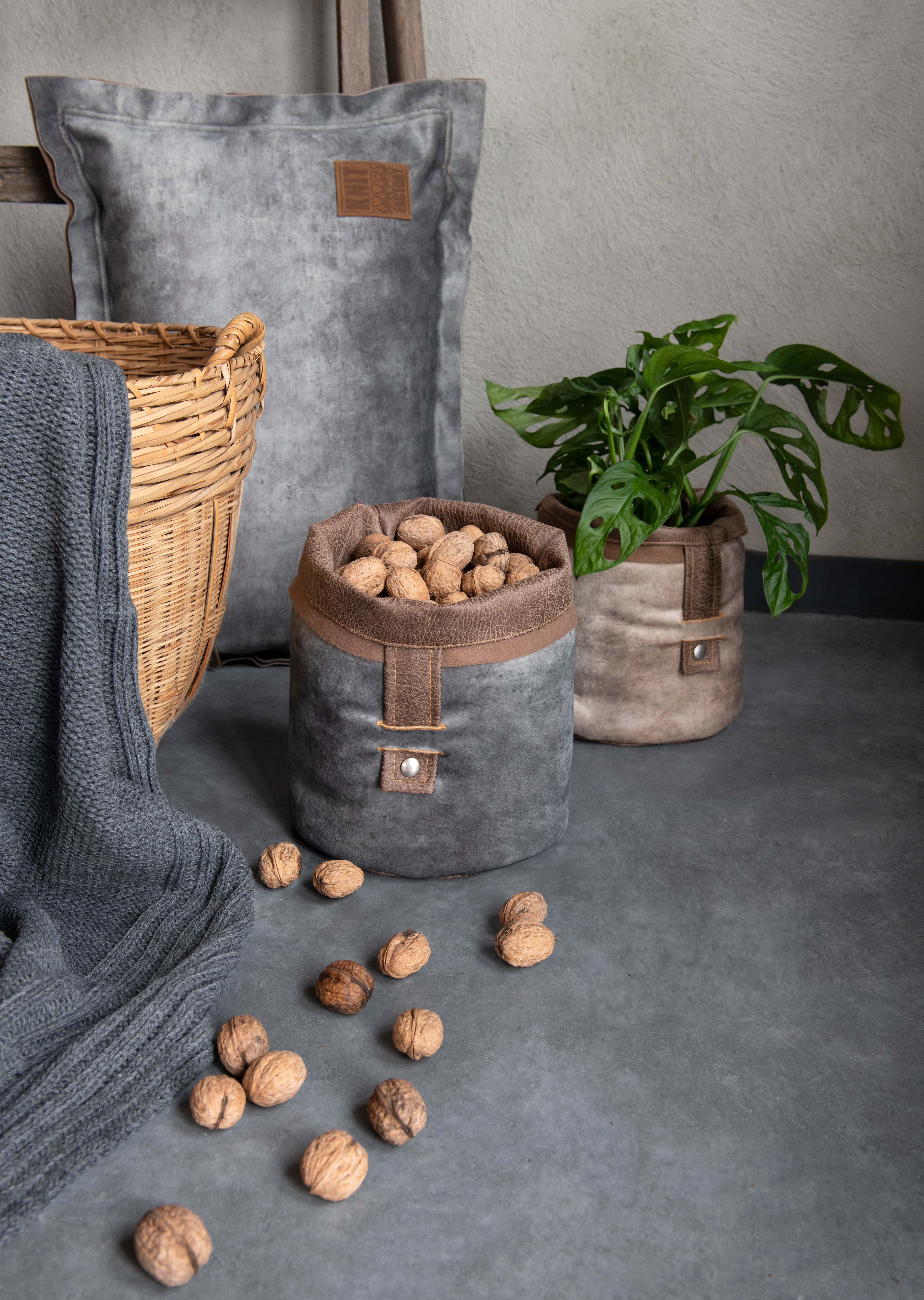 Dax Cushion Anthracite - 60x40