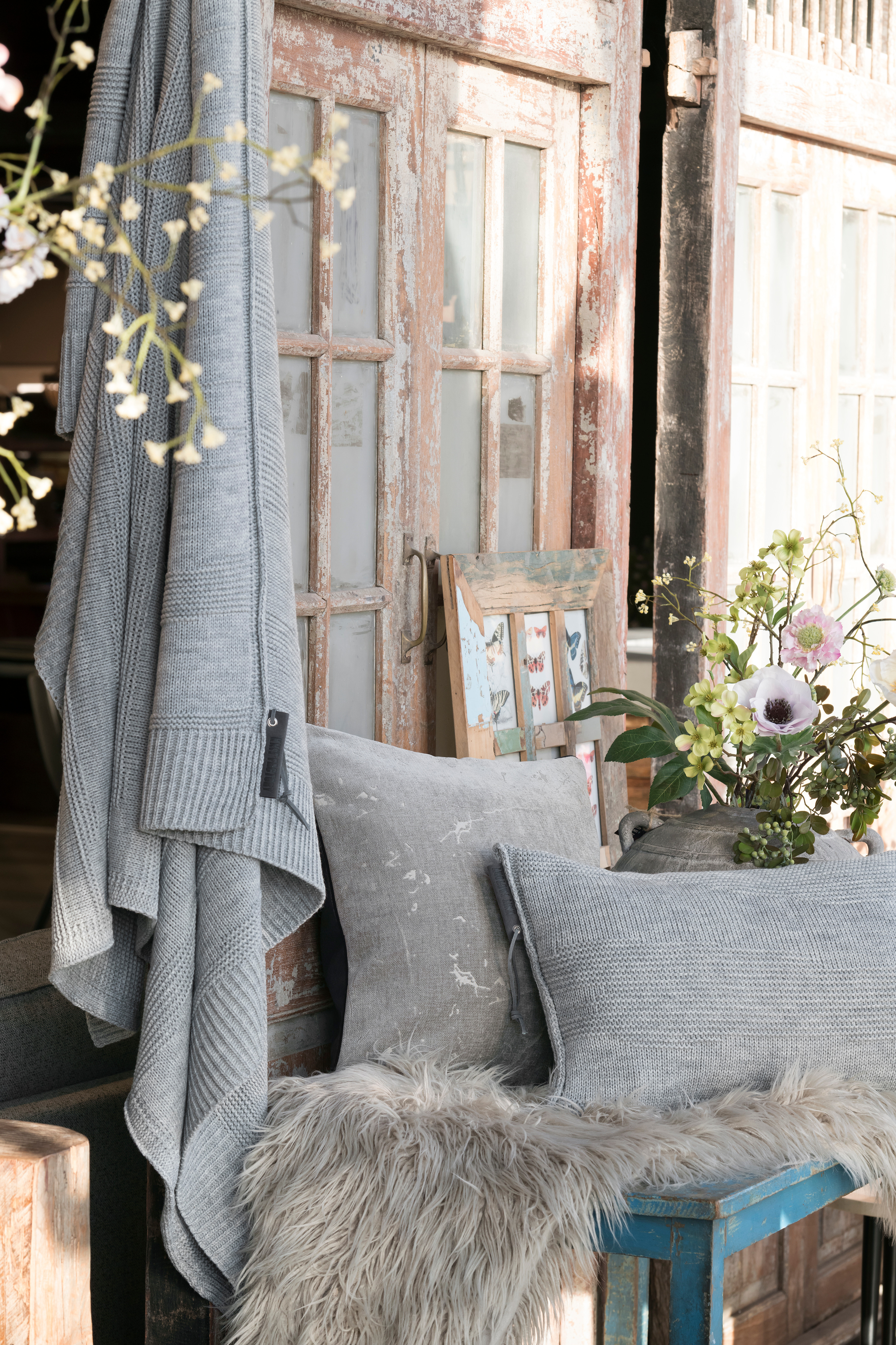 James Cushion Light Grey - 50x50