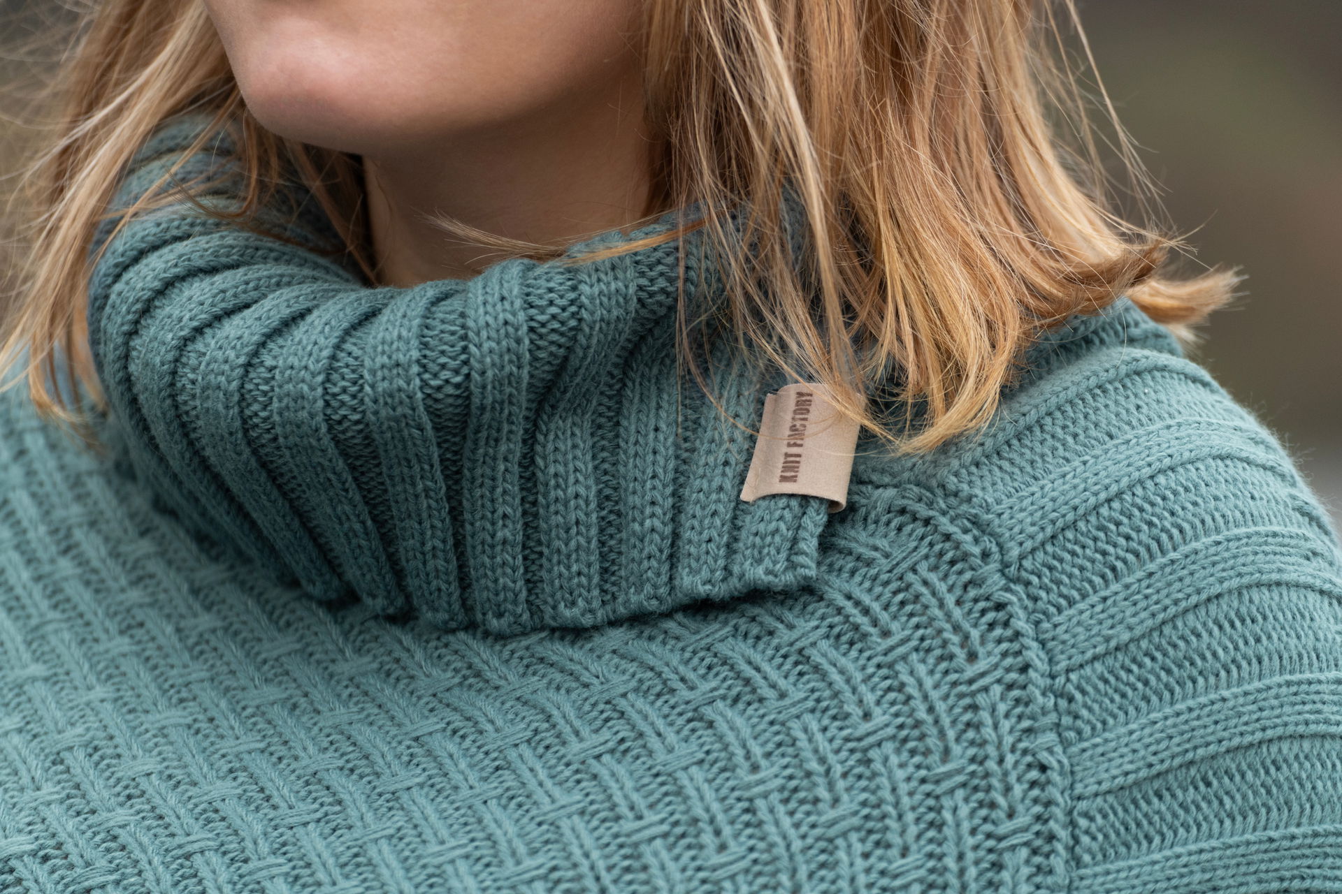 Nicky Gebreide Poncho Cappuccino