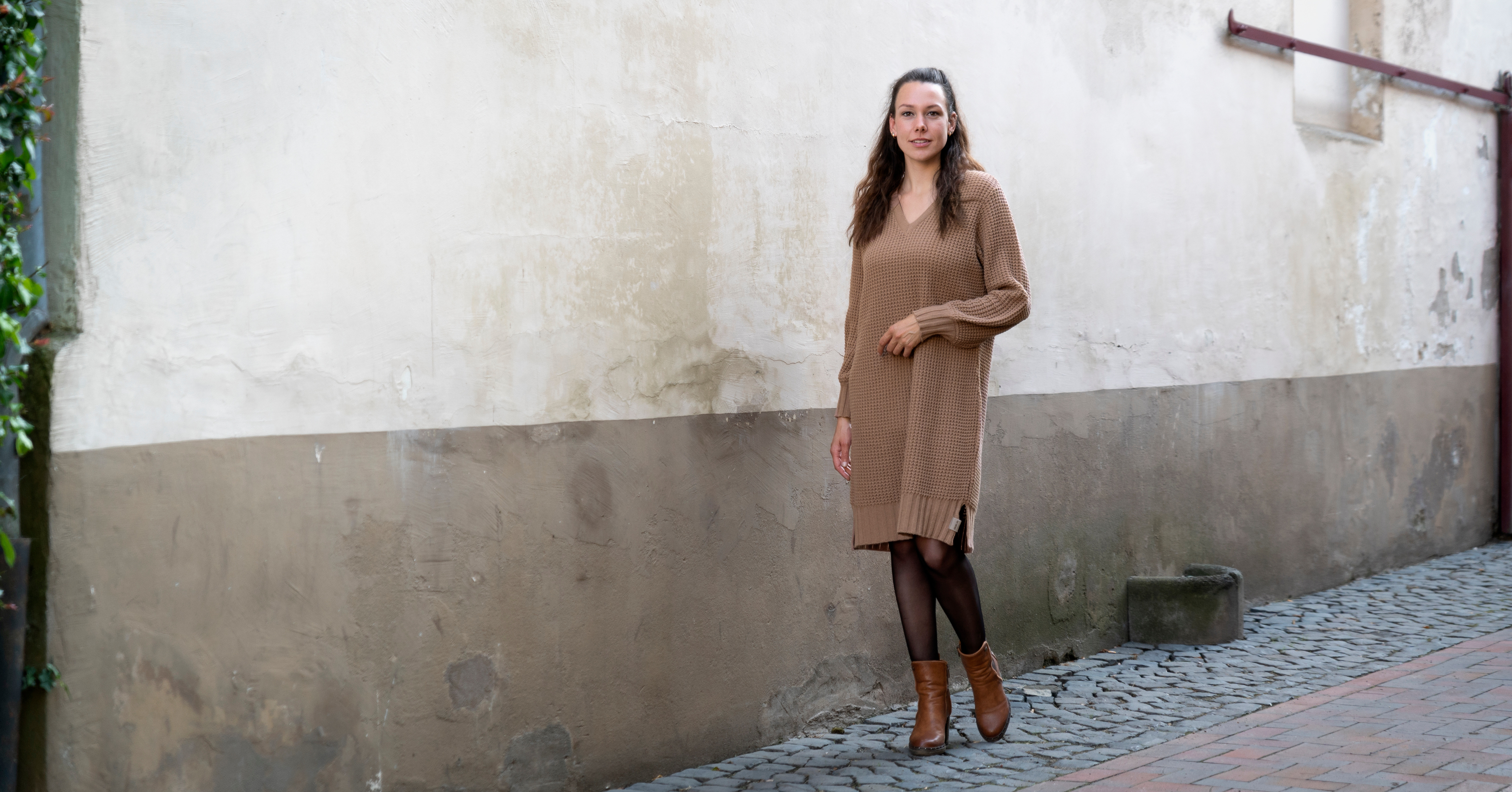 Robin Strickkleid Beige - 40/42 - V-Ausschnitt