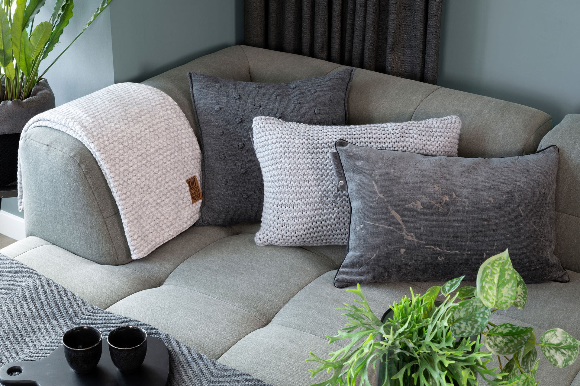 Vinz Kussen Antraciet - 60x40