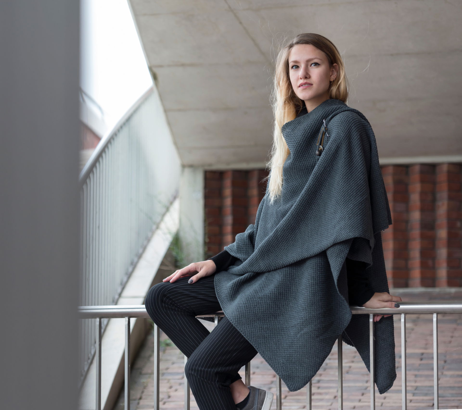 Jazz Poncho Cape Bordeaux