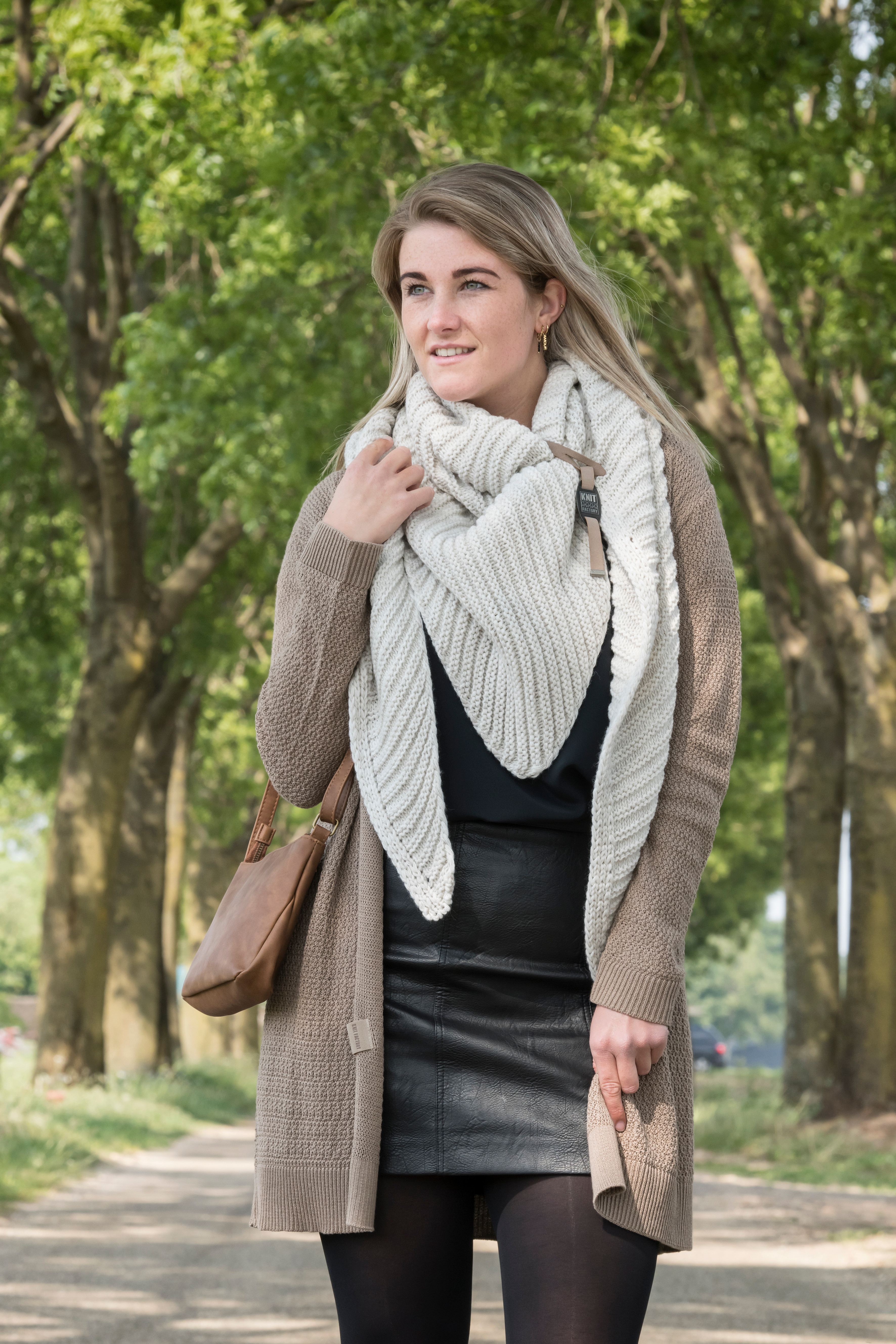 Demy Triangle Scarf Beige