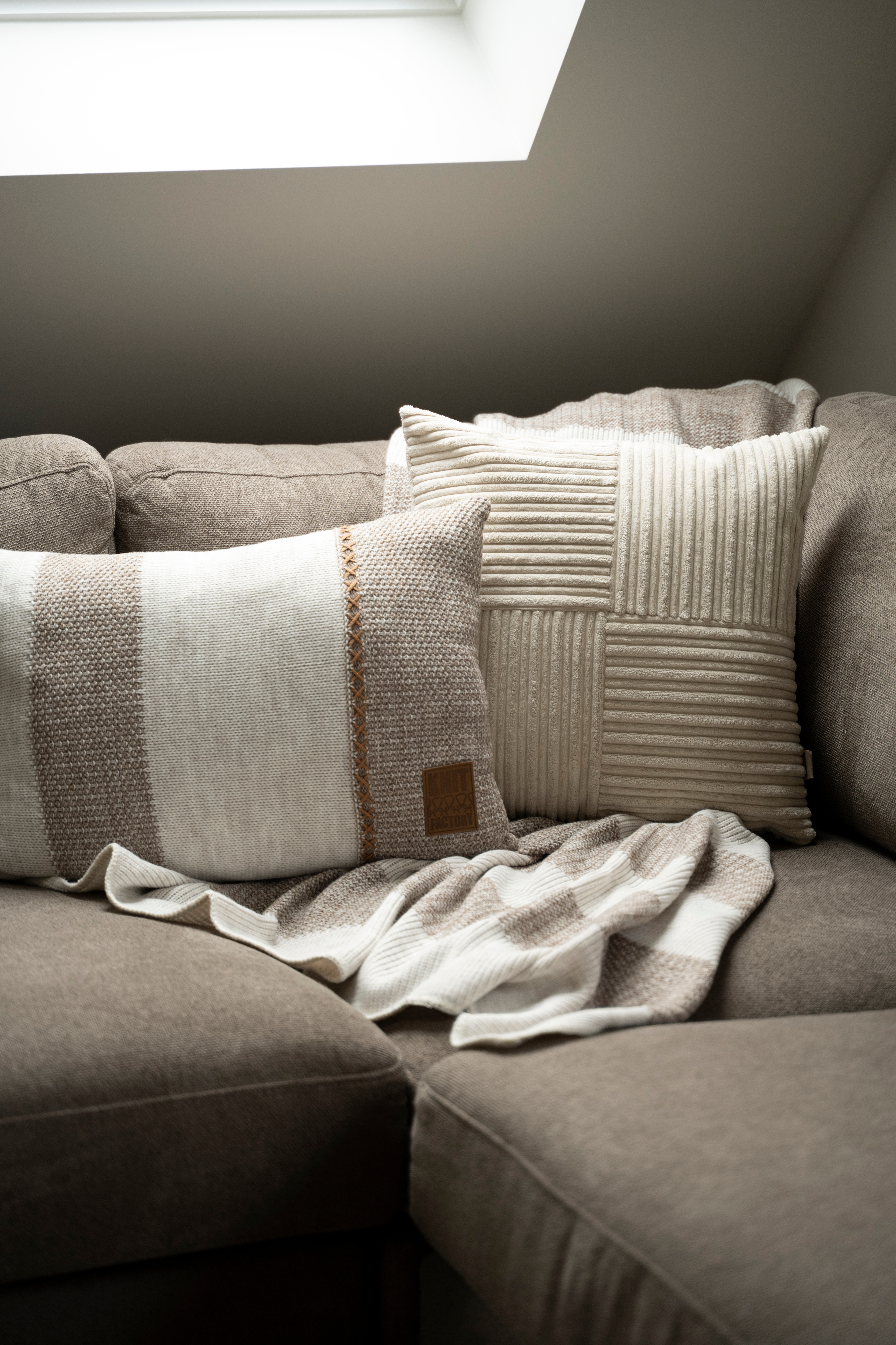 Roxx Cushion Beige/Marron - 60x40 Roxx Cushion Beige/Marron - 60x40