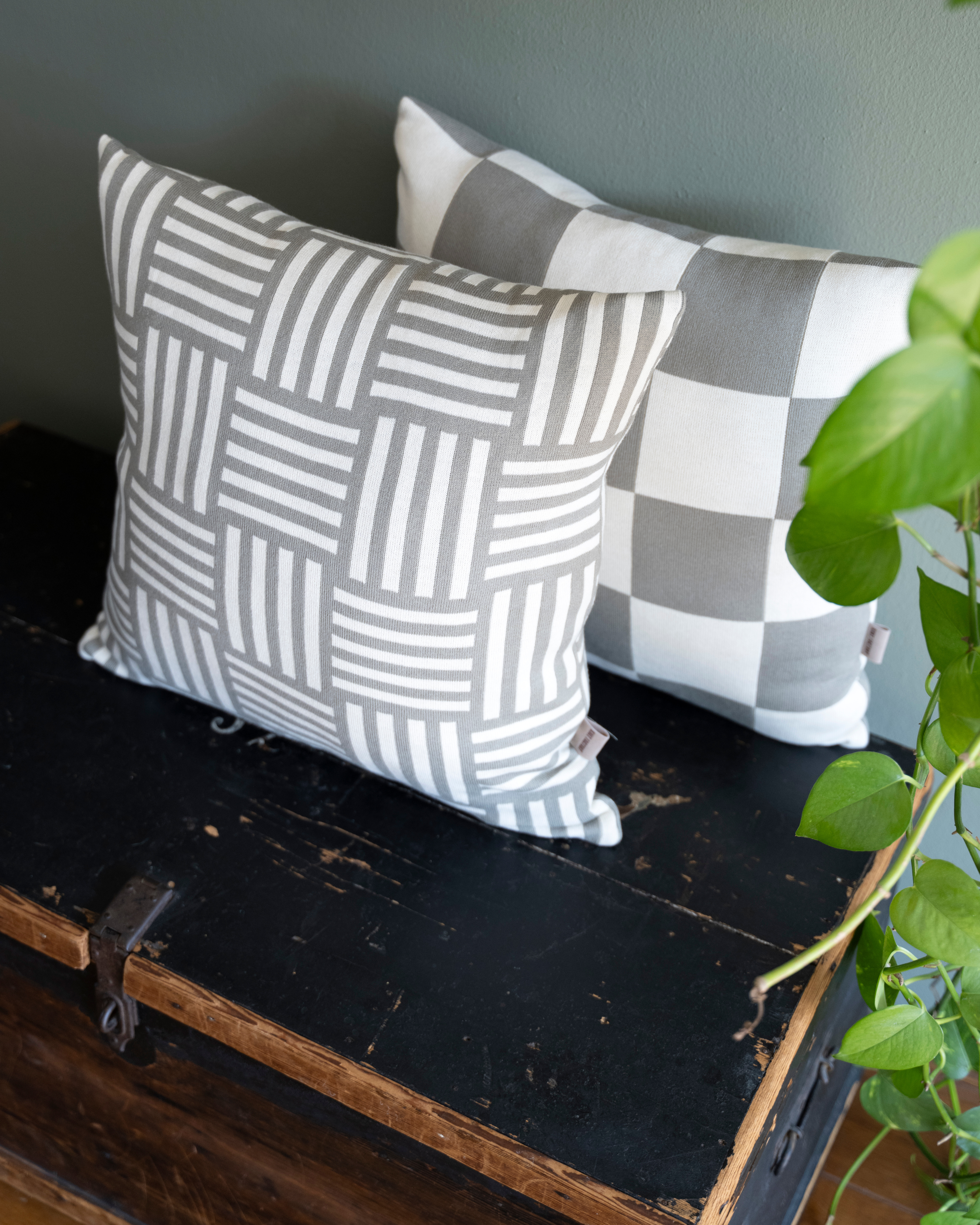 Dash Cushion Ecru/Urban Green - 50x50