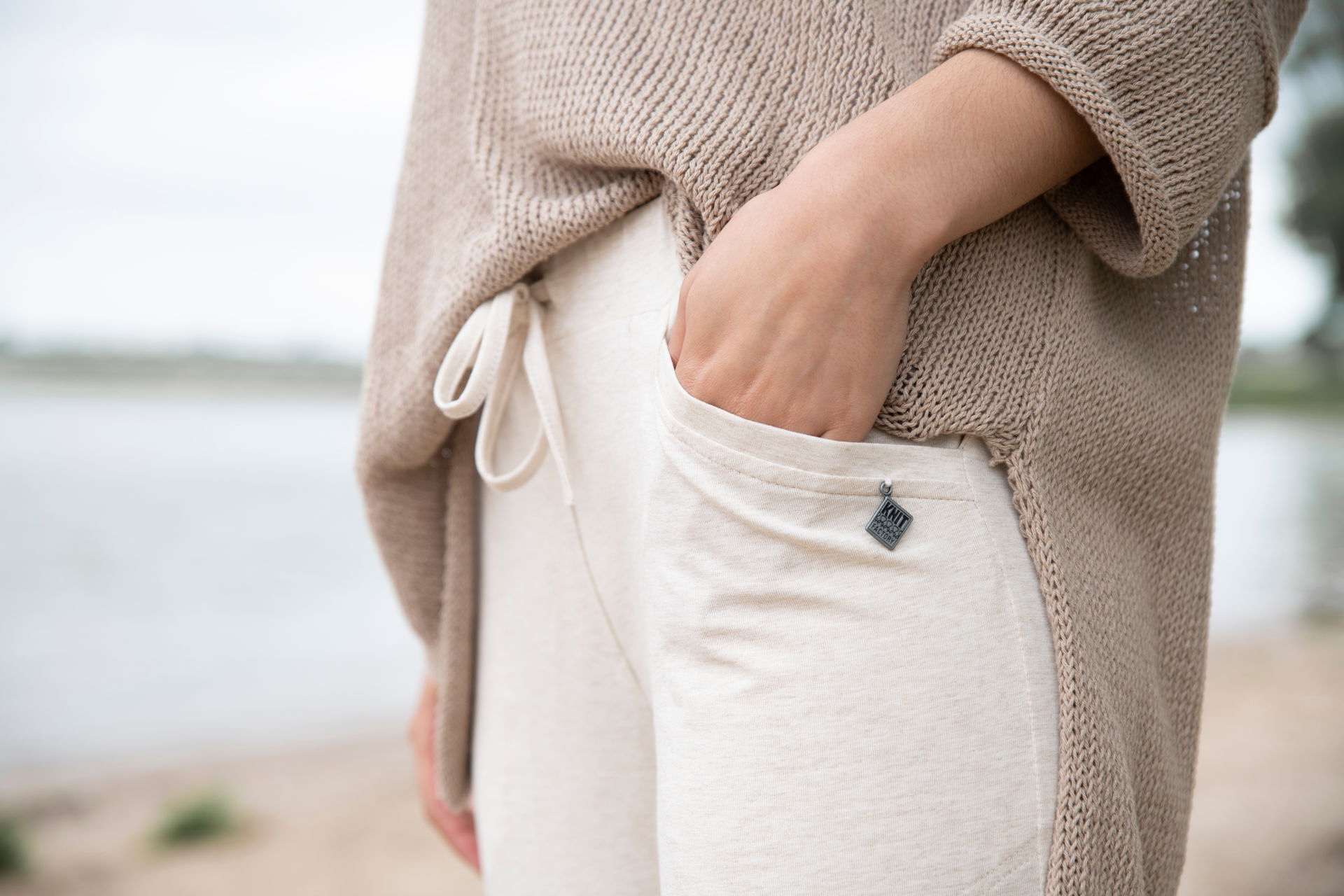 Lily Broek Taupe - M