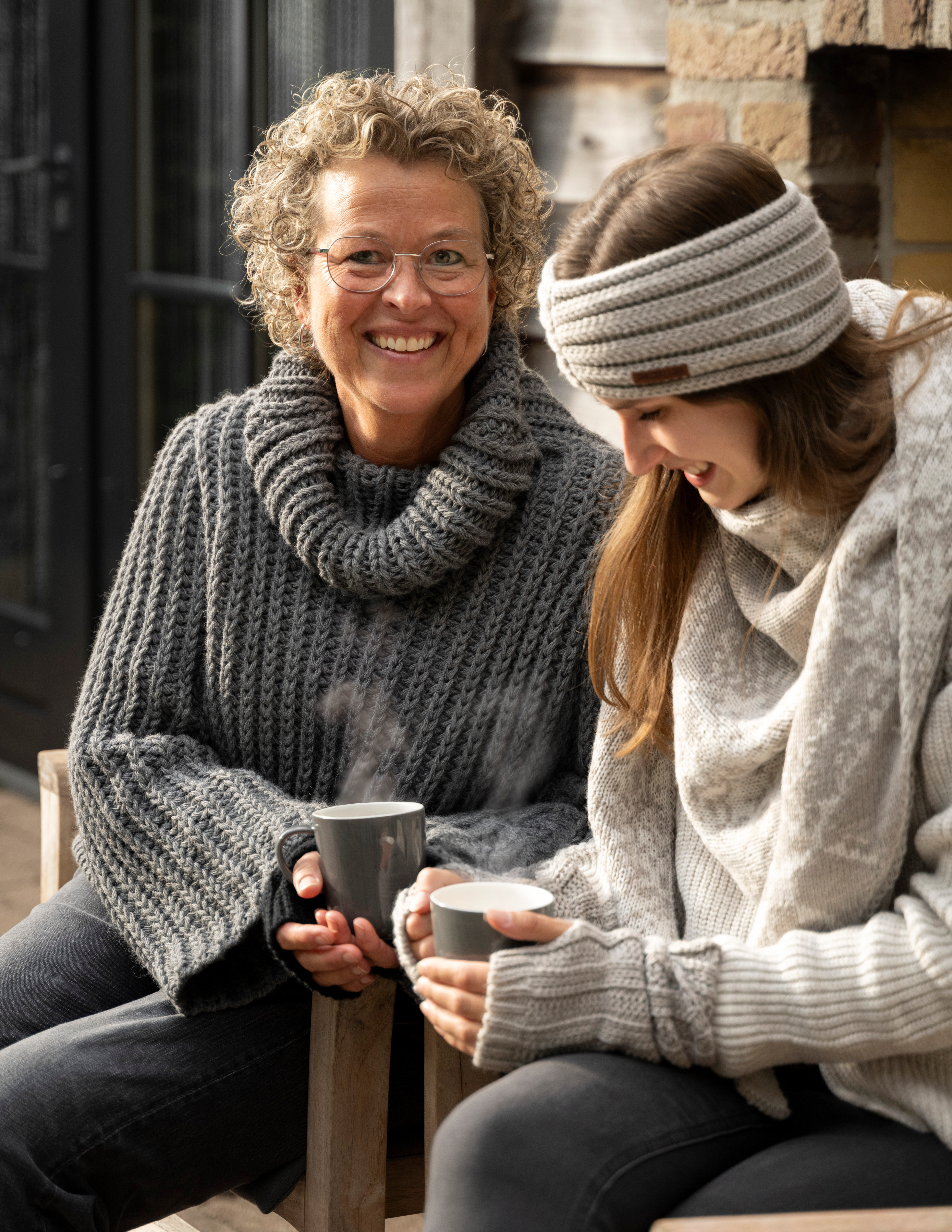 Lea Triangle Scarf Black/Anthracite