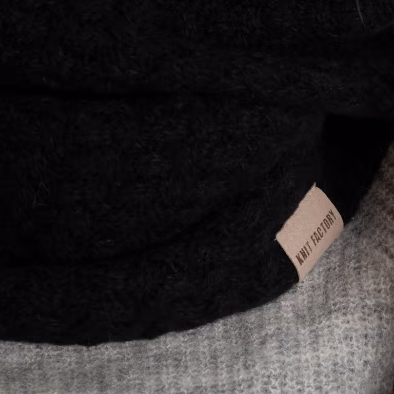 Milan Infinity Scarf Black