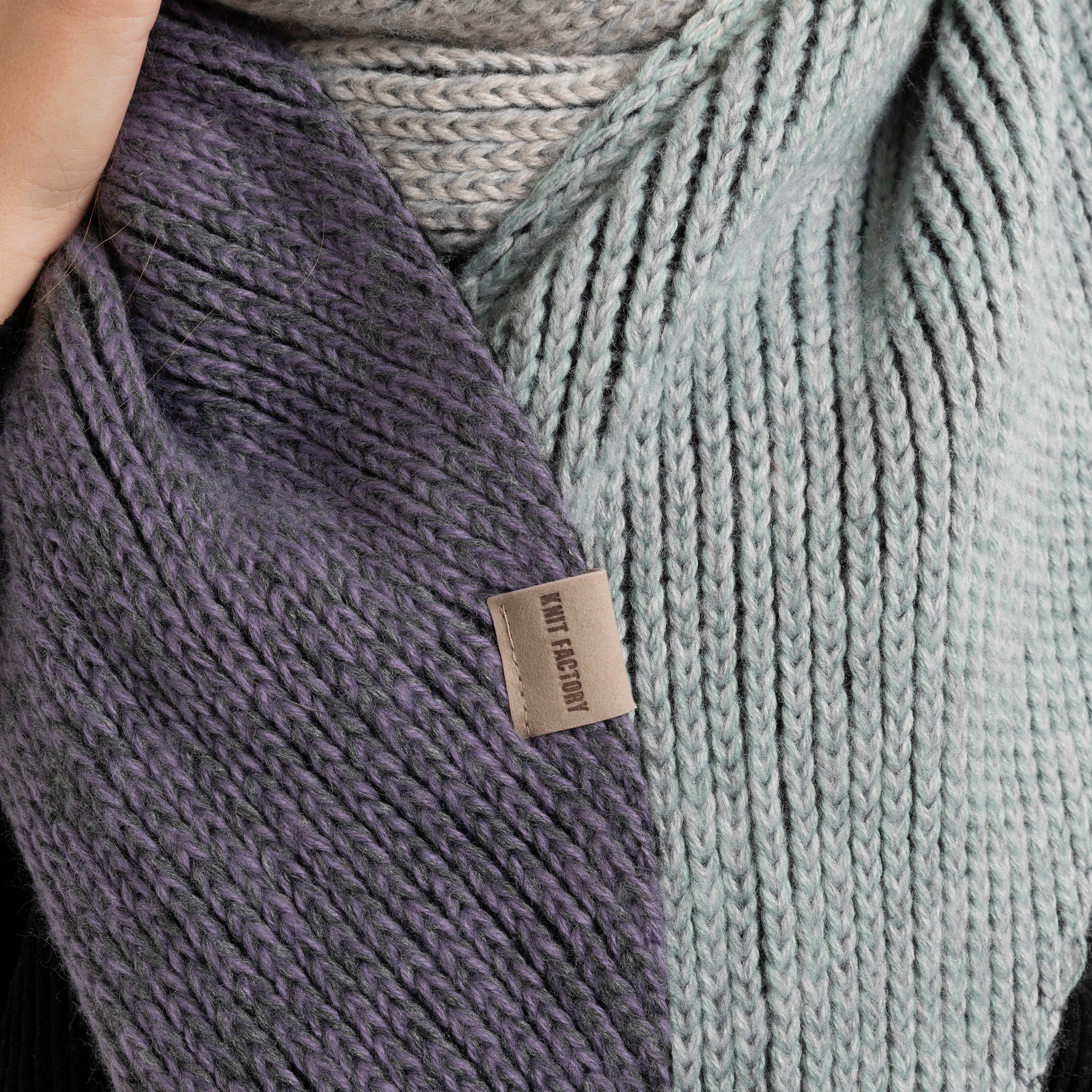 Remy Schal Arctic Stone