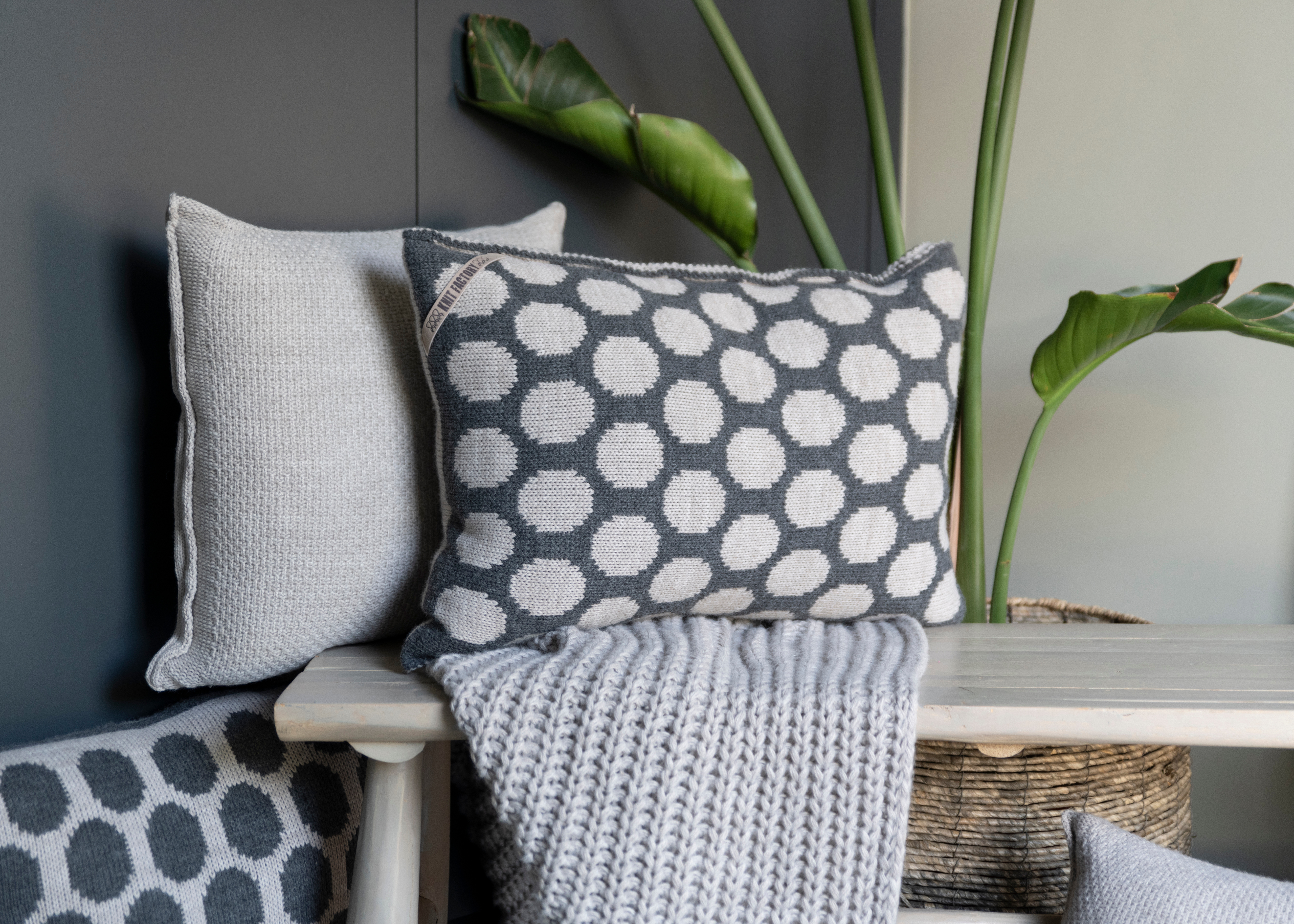 Uni Cushion Black - 60x40