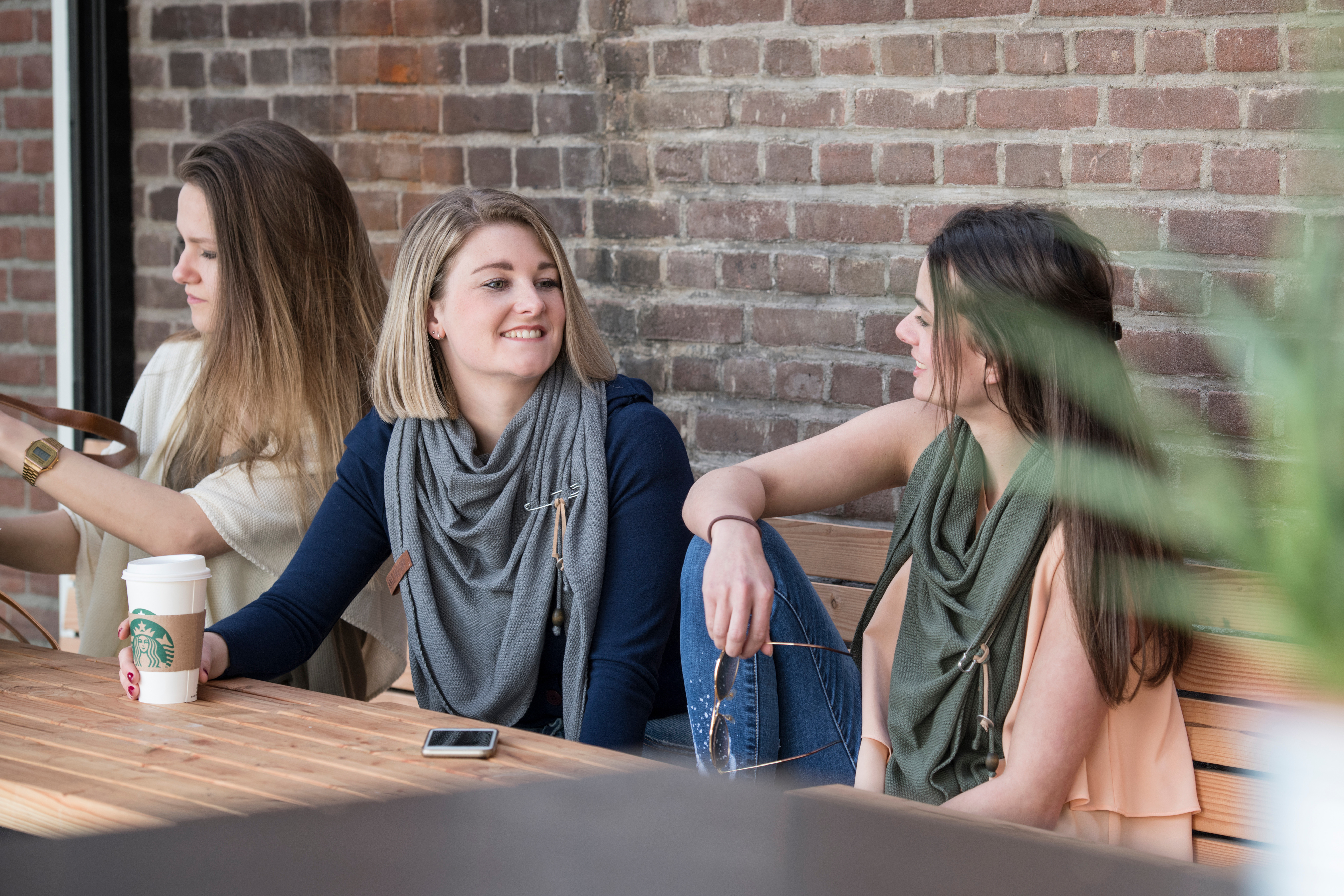 Lola Triangle Scarf Med Grey