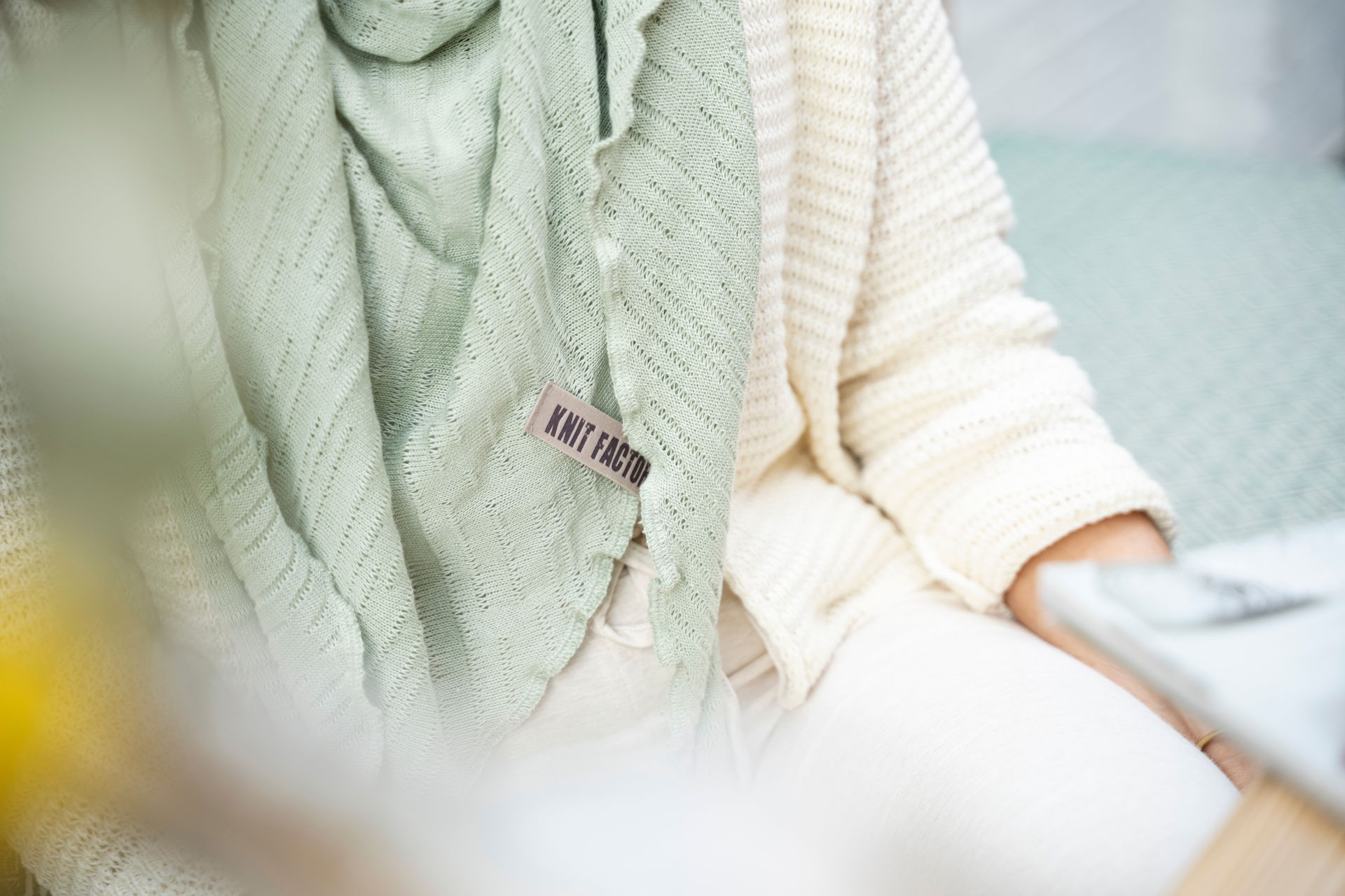 Isa Short Knitted Cardigan Beige - 36/38