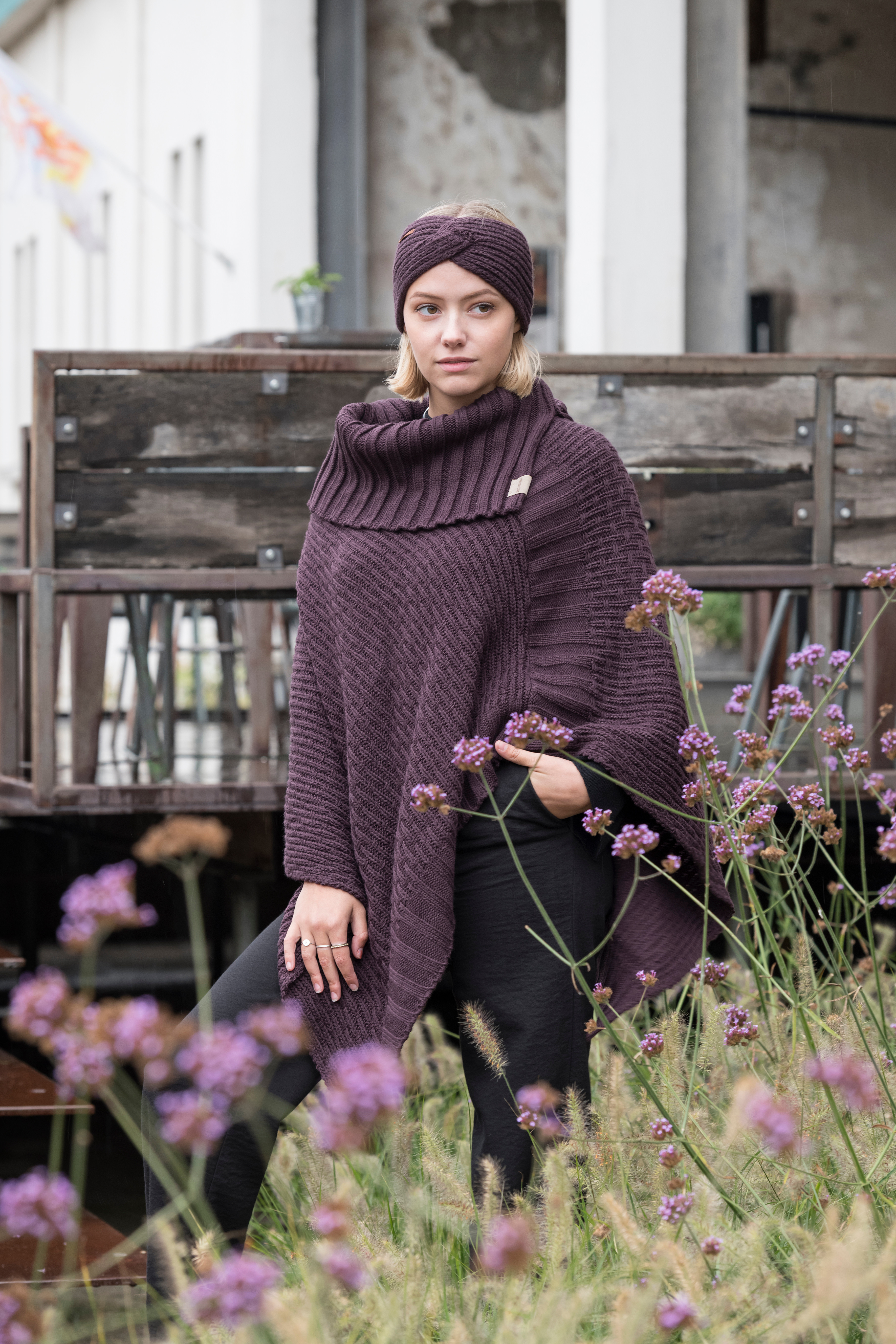 Nicky Knitted Poncho Aubergine