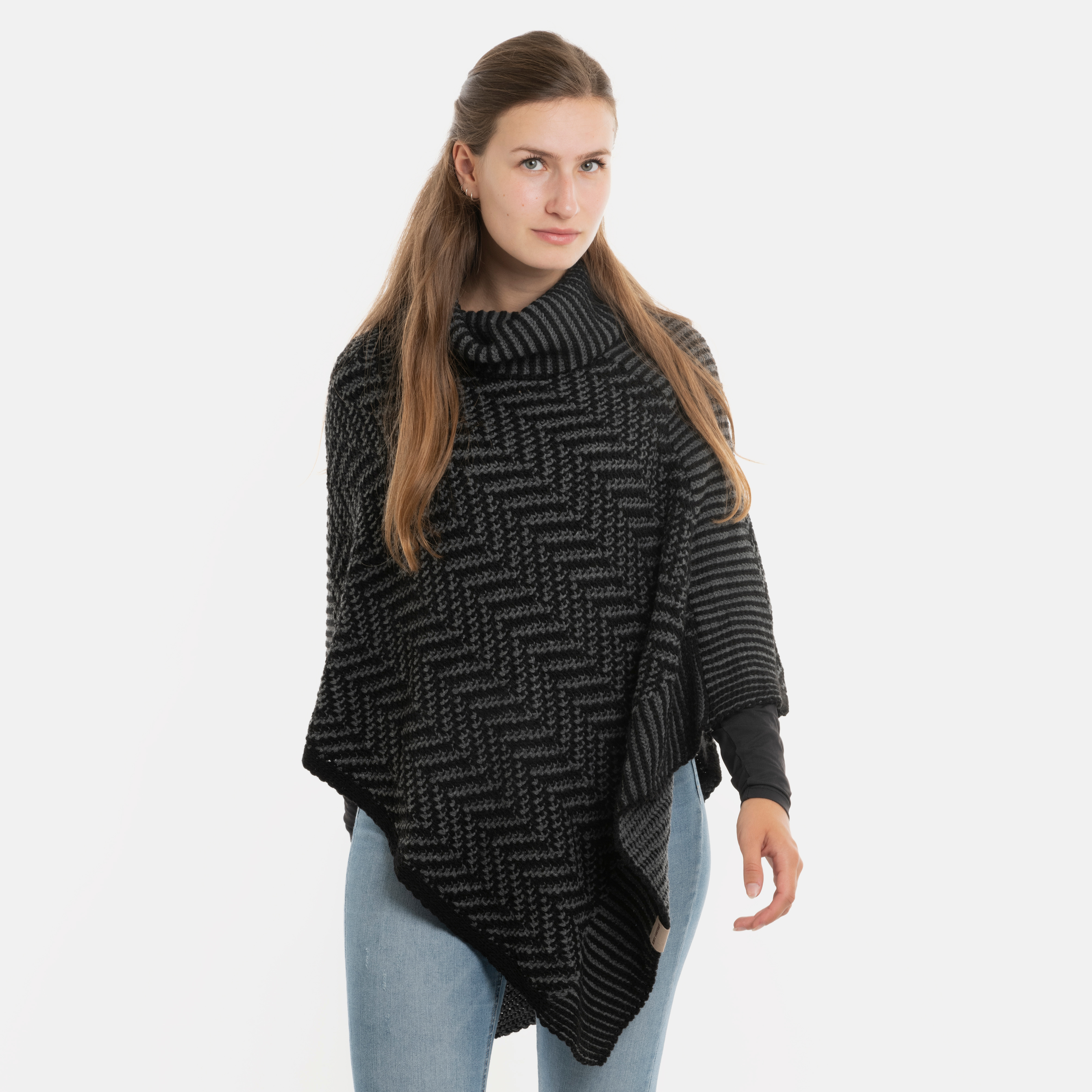 Amber Knitted Poncho Black/Anthracite