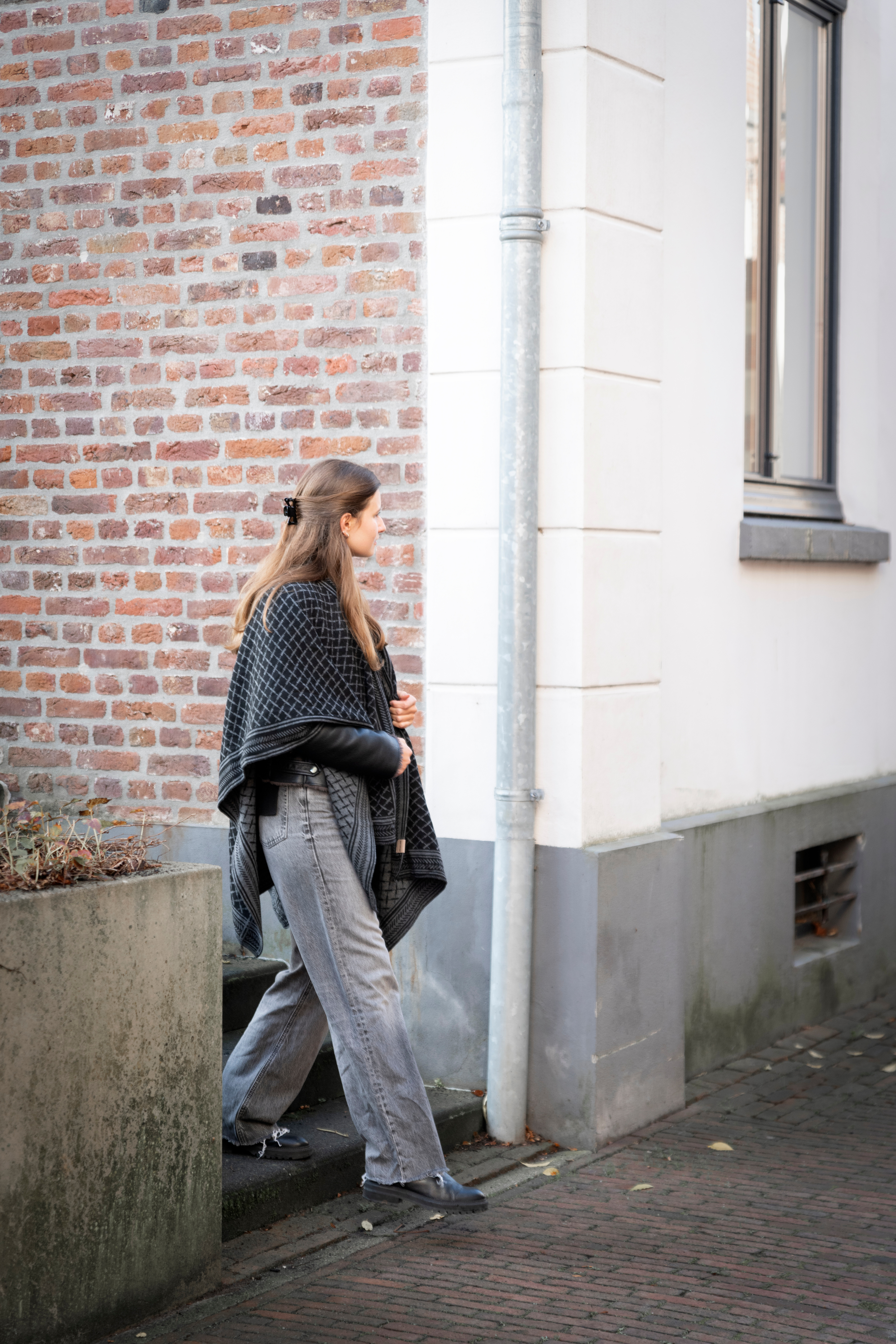 Dusk Poncho Cape Schwarz/Anthrazit