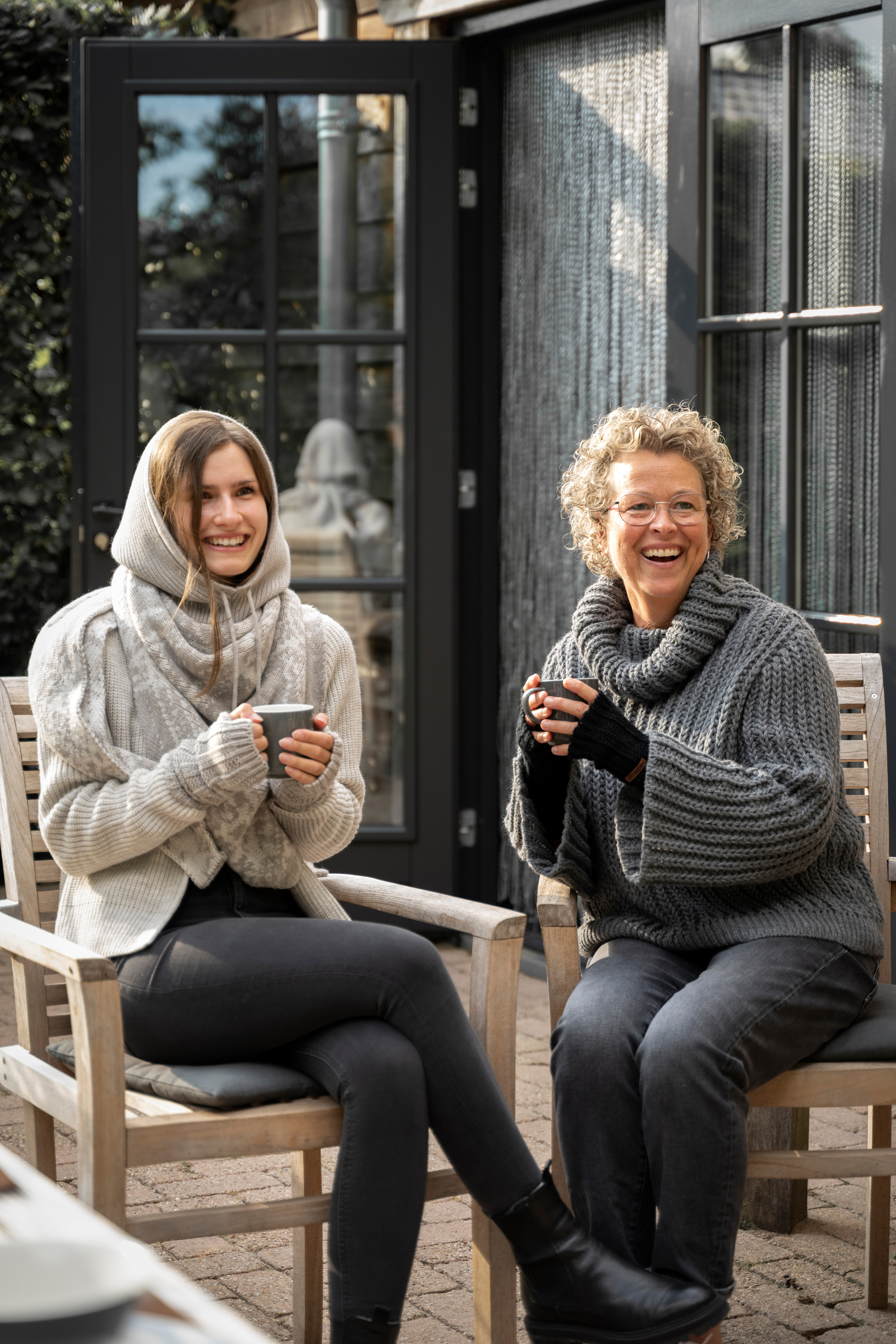 Lea Triangle Scarf Black/Anthracite