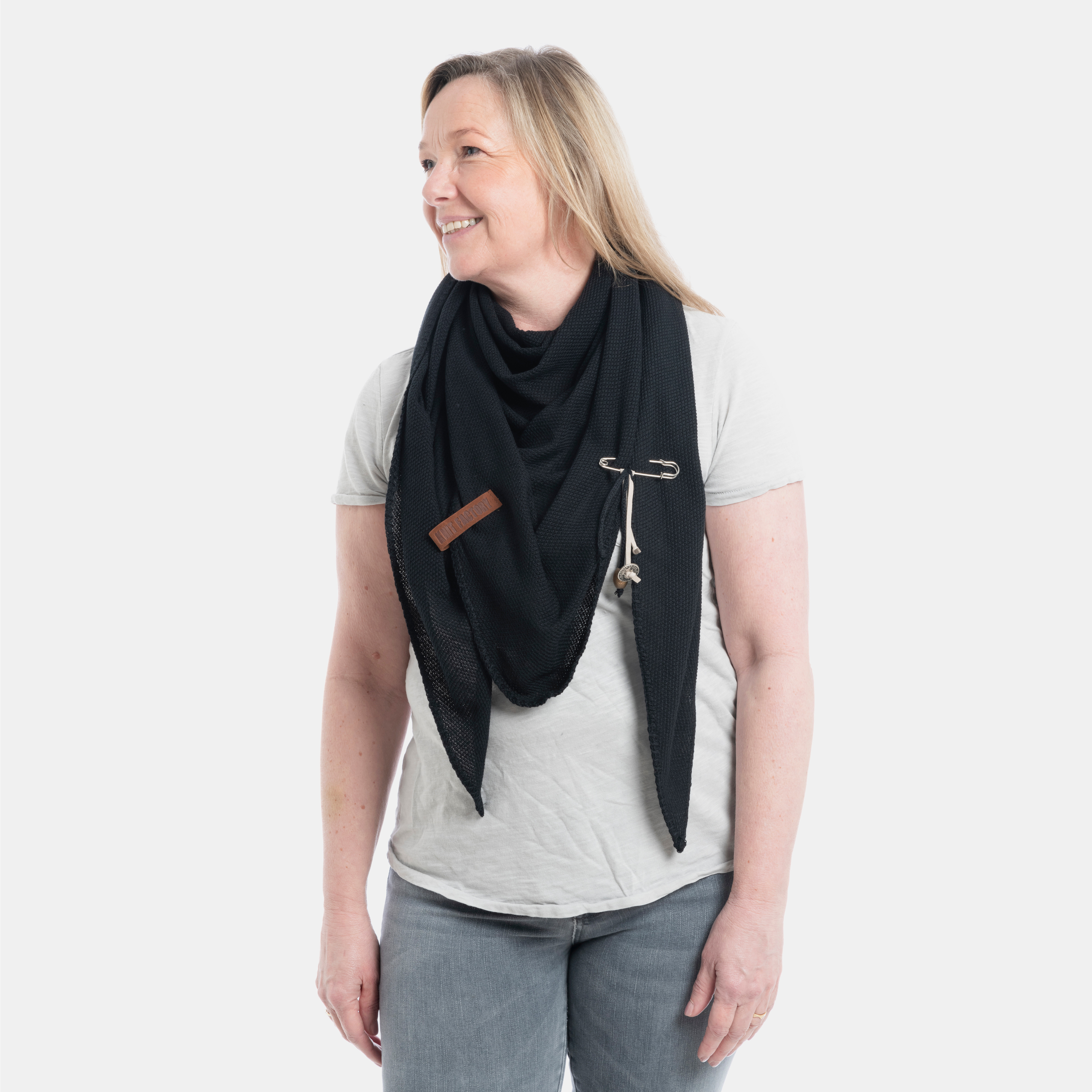 Lola Dreieckstuch gestrickt Schwarz